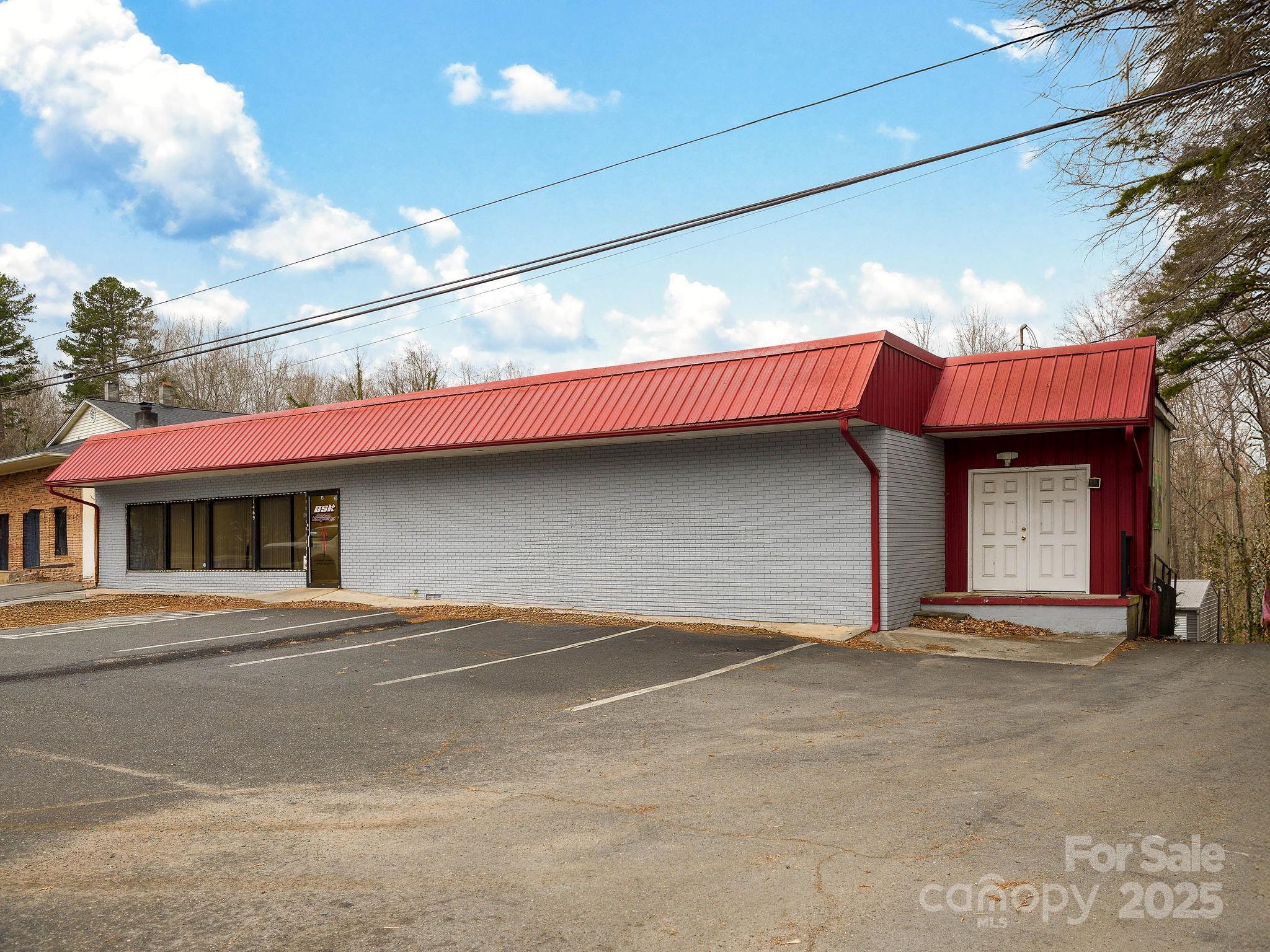 1489 N Main Street Property Photo 3