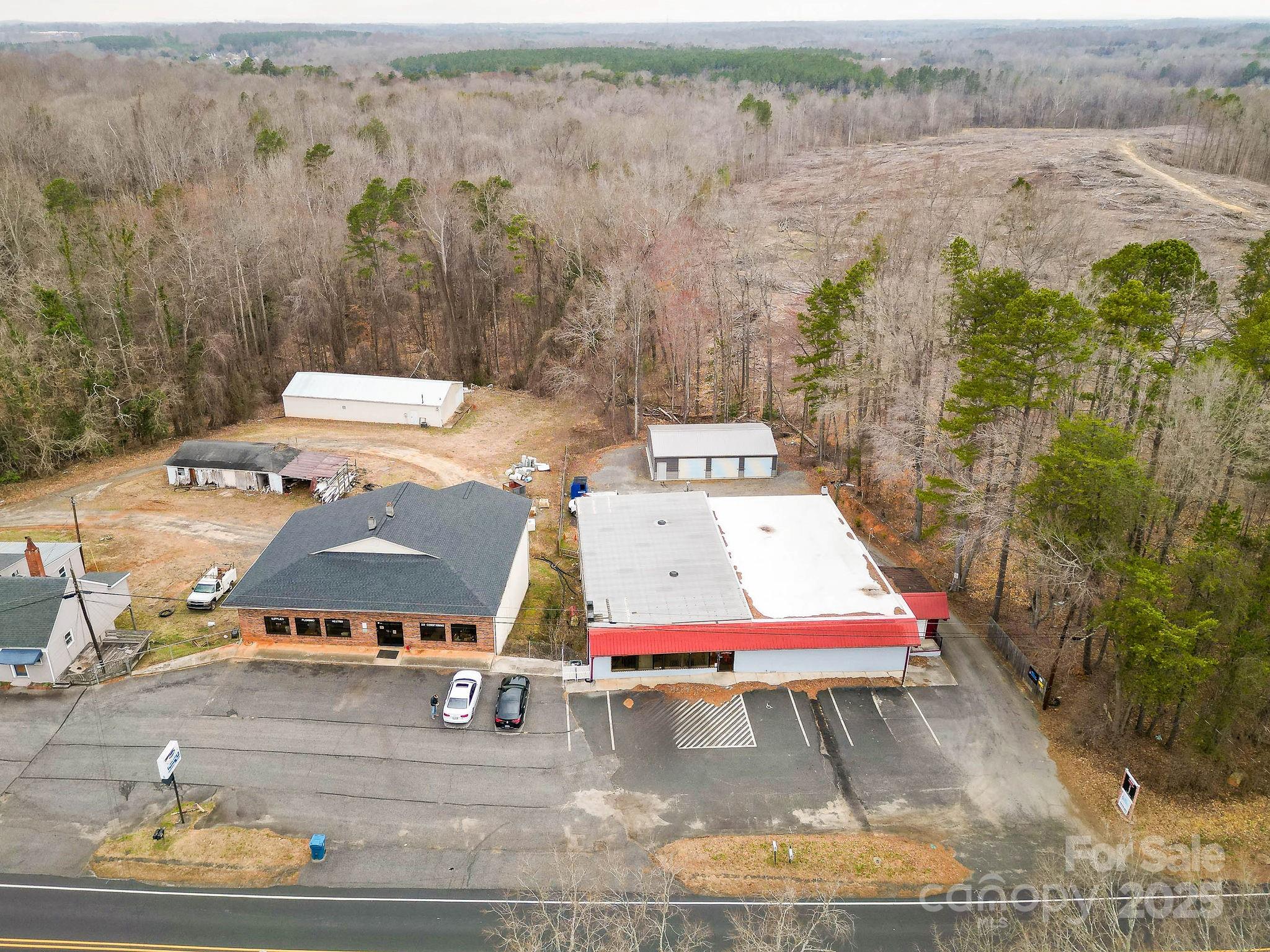 1489 N Main Street Property Photo 4