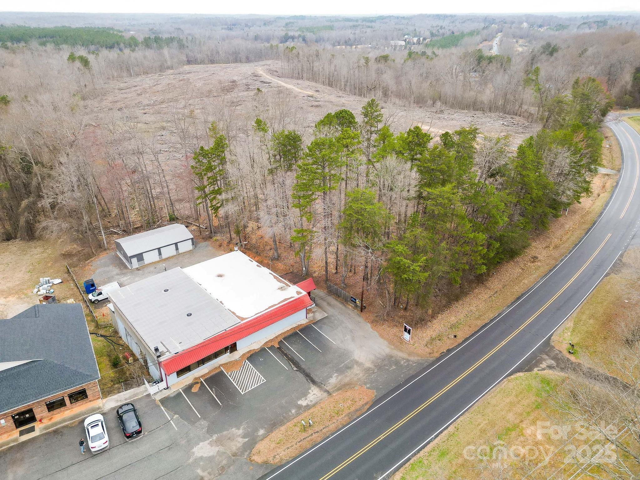 1489 N Main Street Property Photo 5