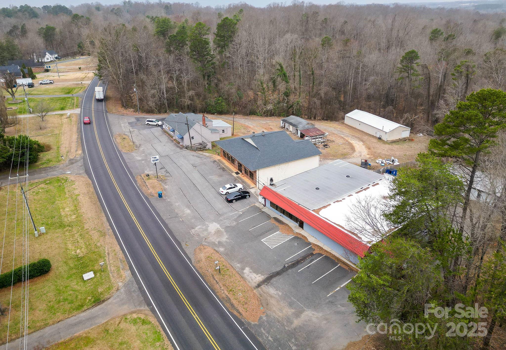 1489 N Main Street Property Photo 6