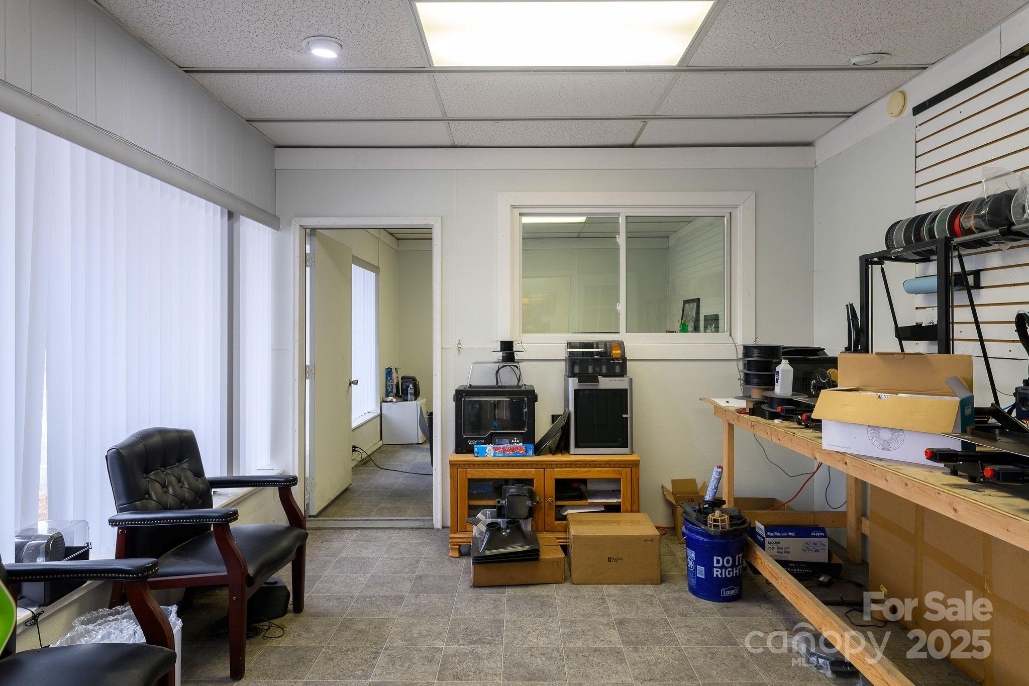 1489 N Main Street Property Photo 10