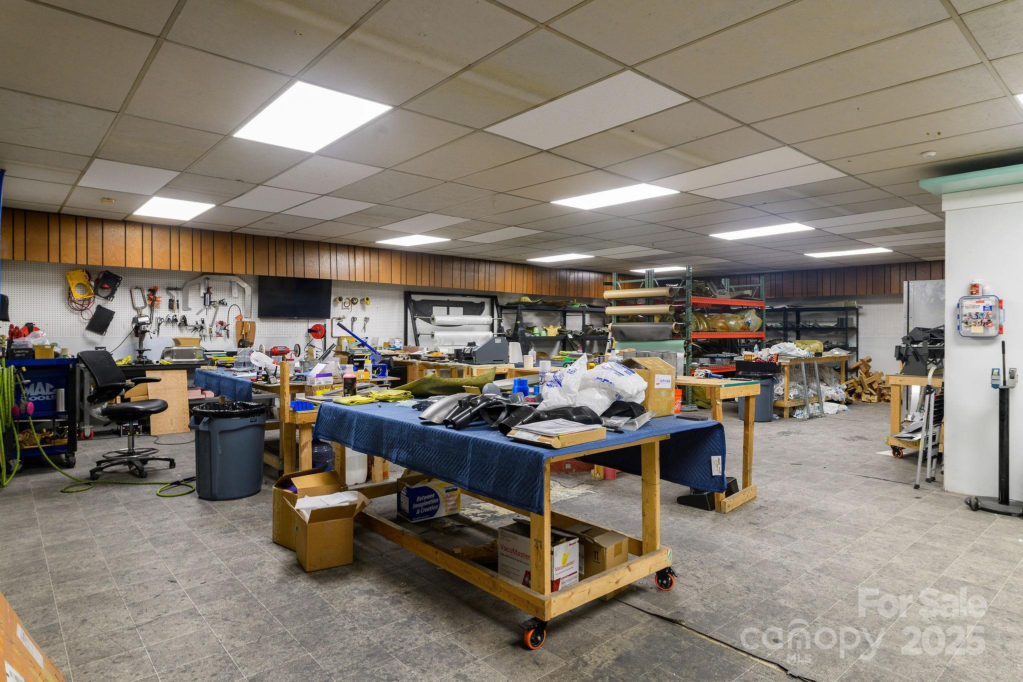 1489 N Main Street Property Photo 12