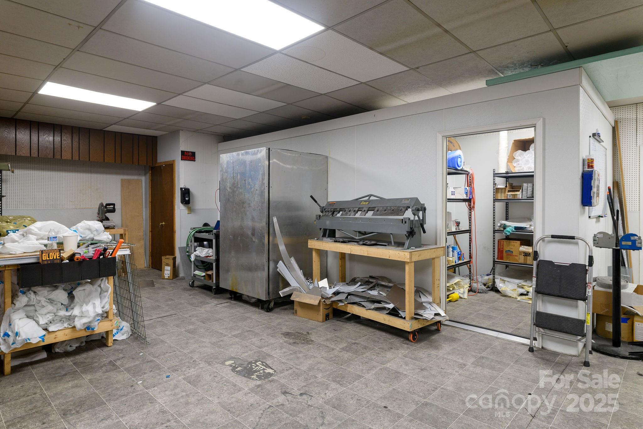 1489 N Main Street Property Photo 15