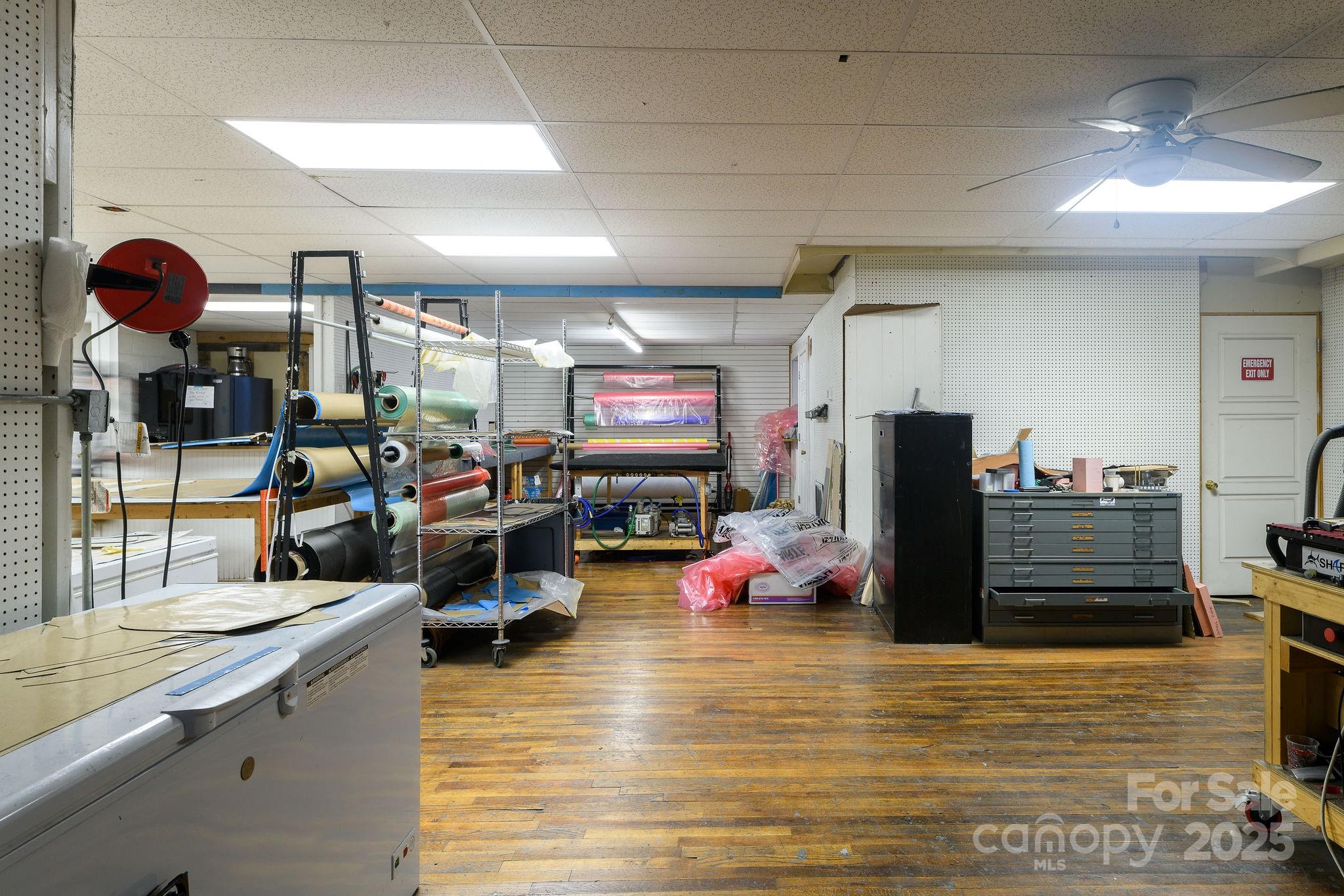 1489 N Main Street Property Photo 18