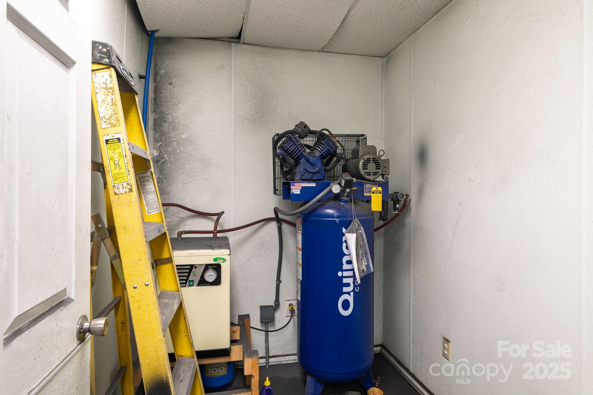 1489 N Main Street Property Photo 20