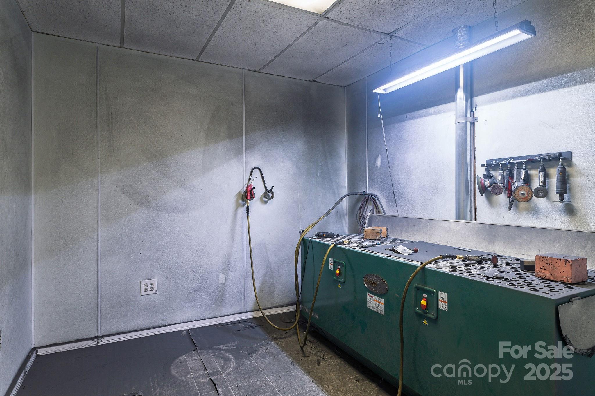 1489 N Main Street Property Photo 21