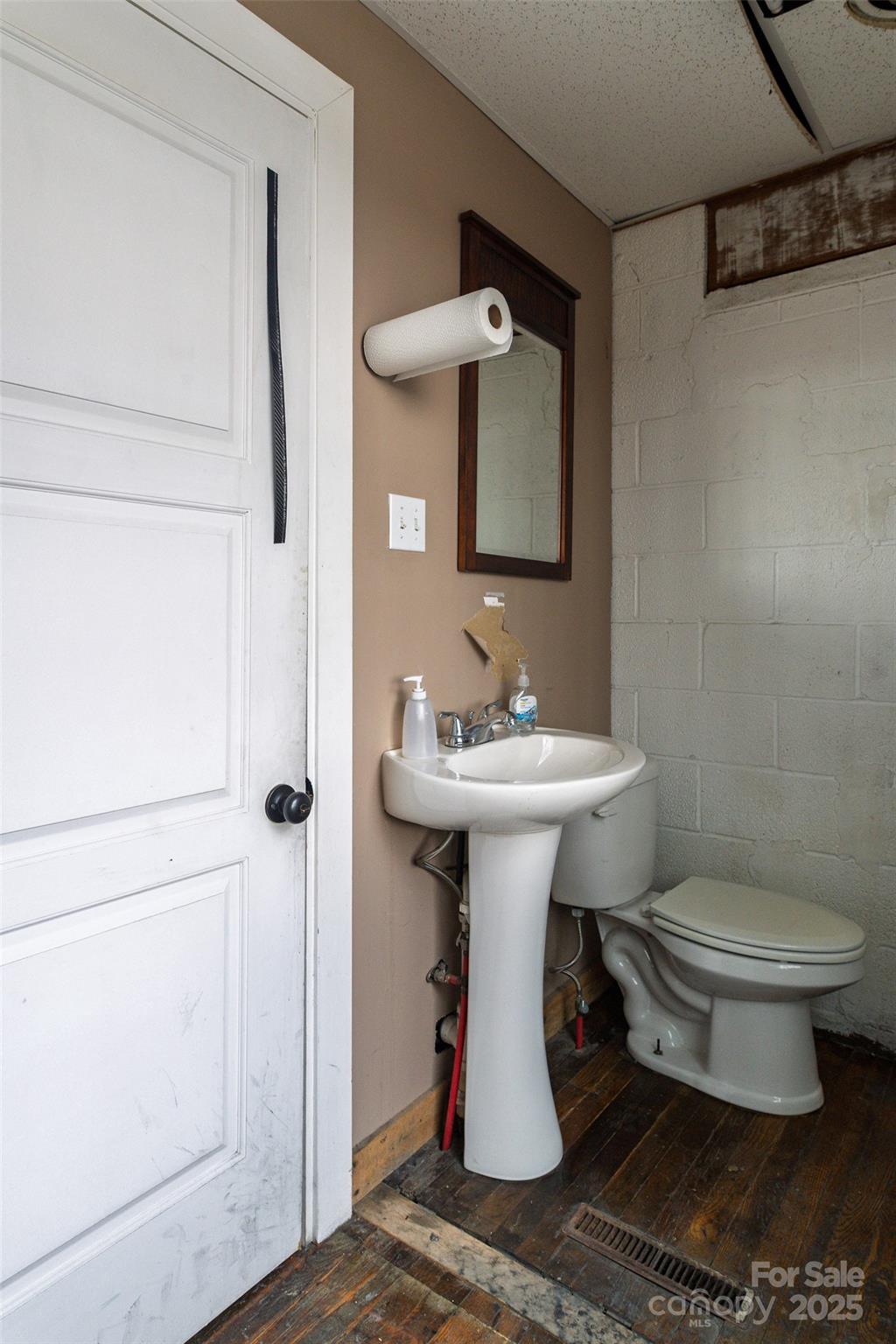 1489 N Main Street Property Photo 25