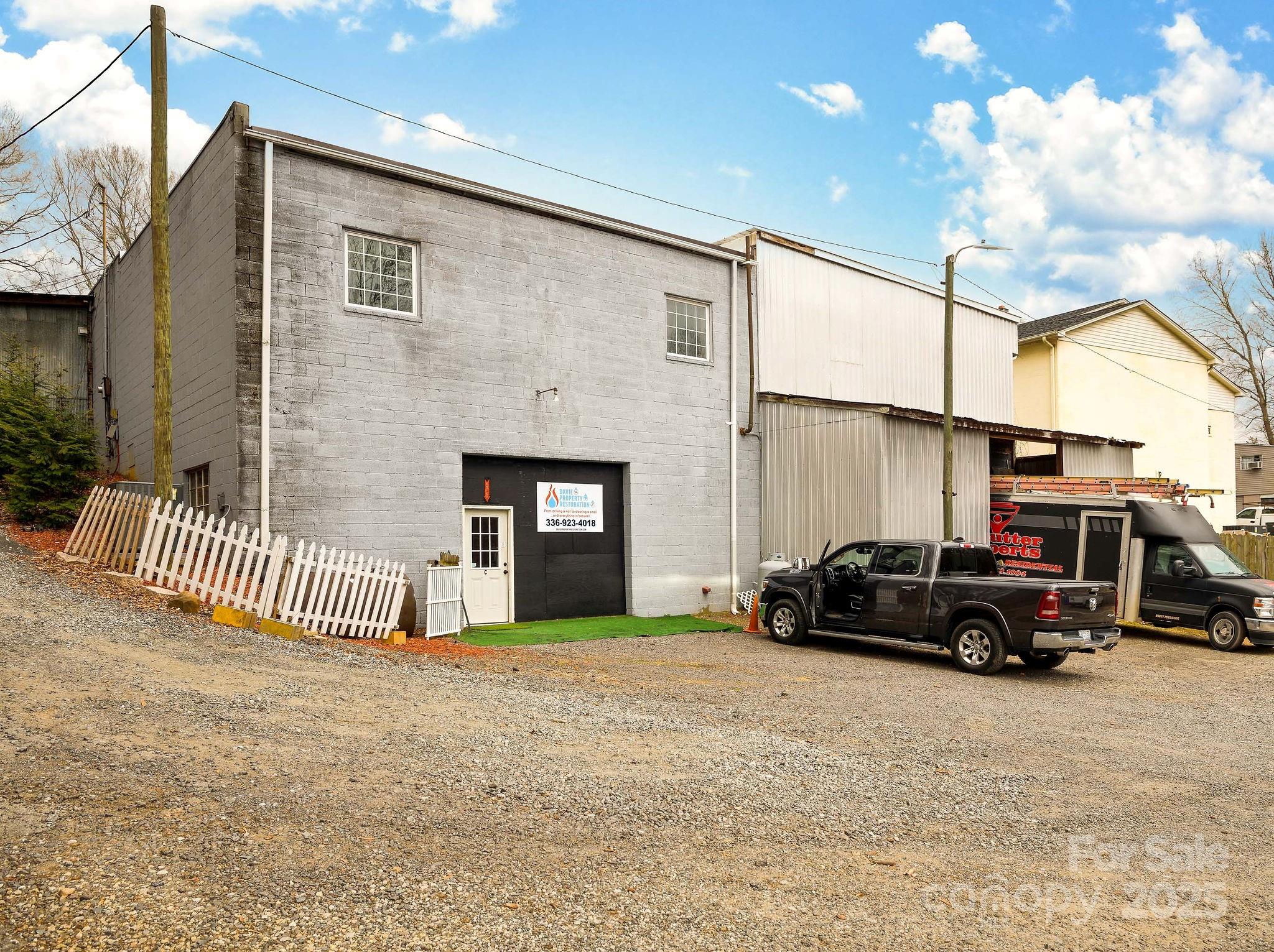 1489 N Main Street Property Photo 28