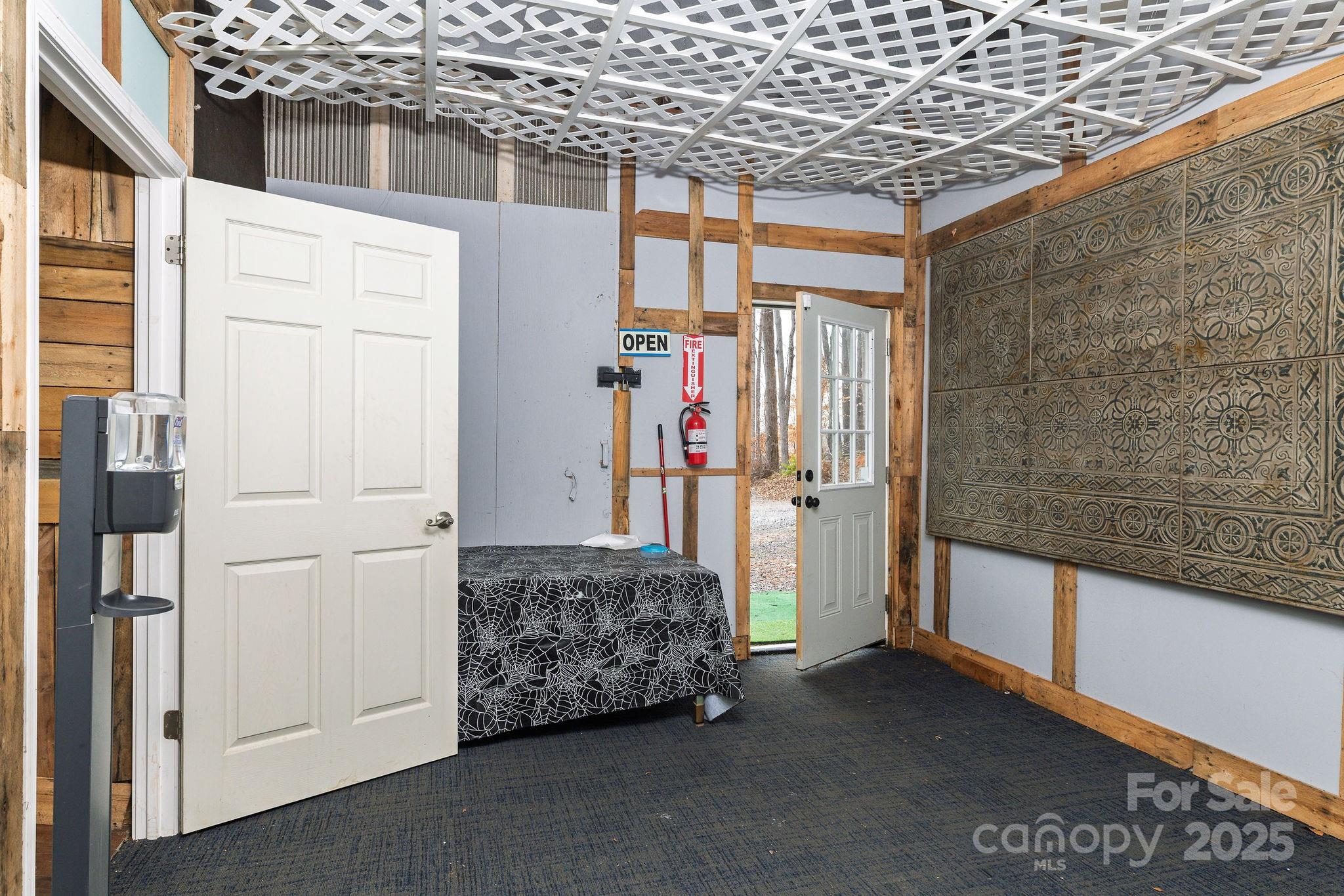 1489 N Main Street Property Photo 30