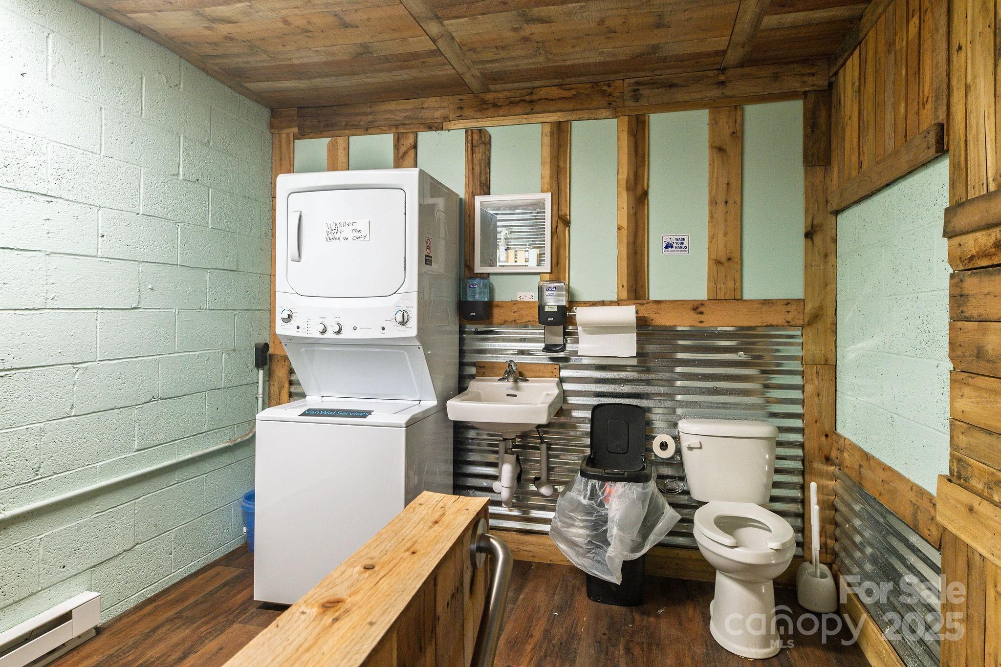 1489 N Main Street Property Photo 32