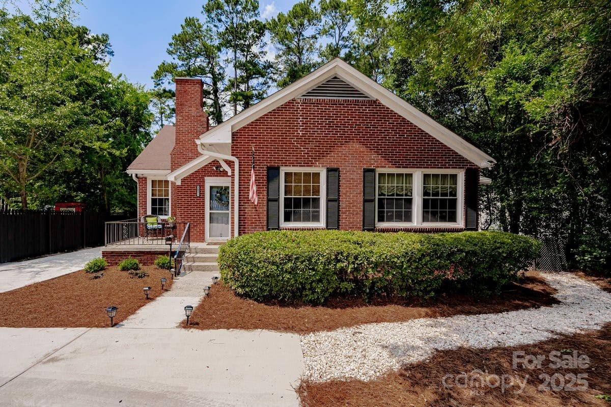 29204 Real Estate Listings Main Image