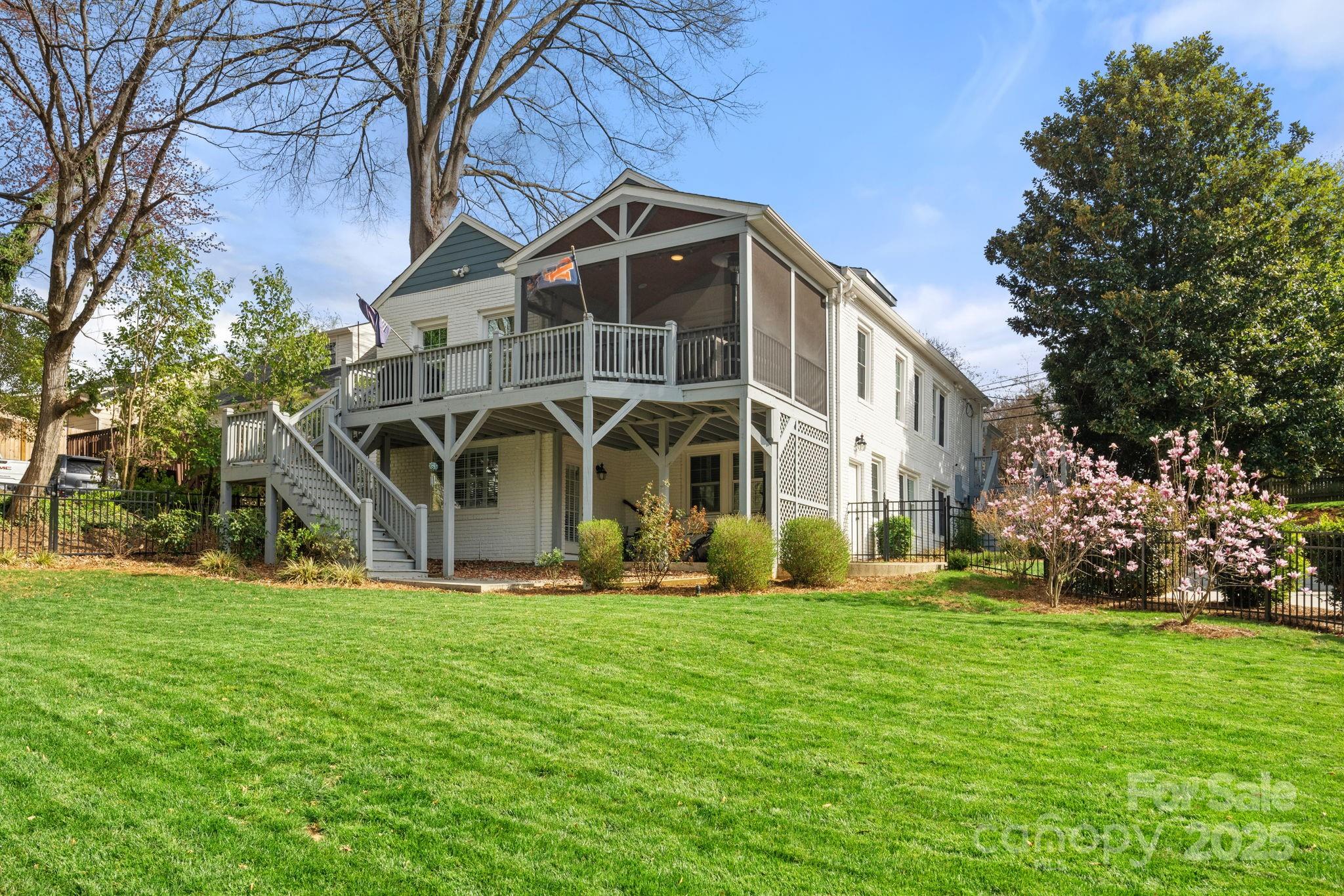 525 Lockland Avenue Property Photo