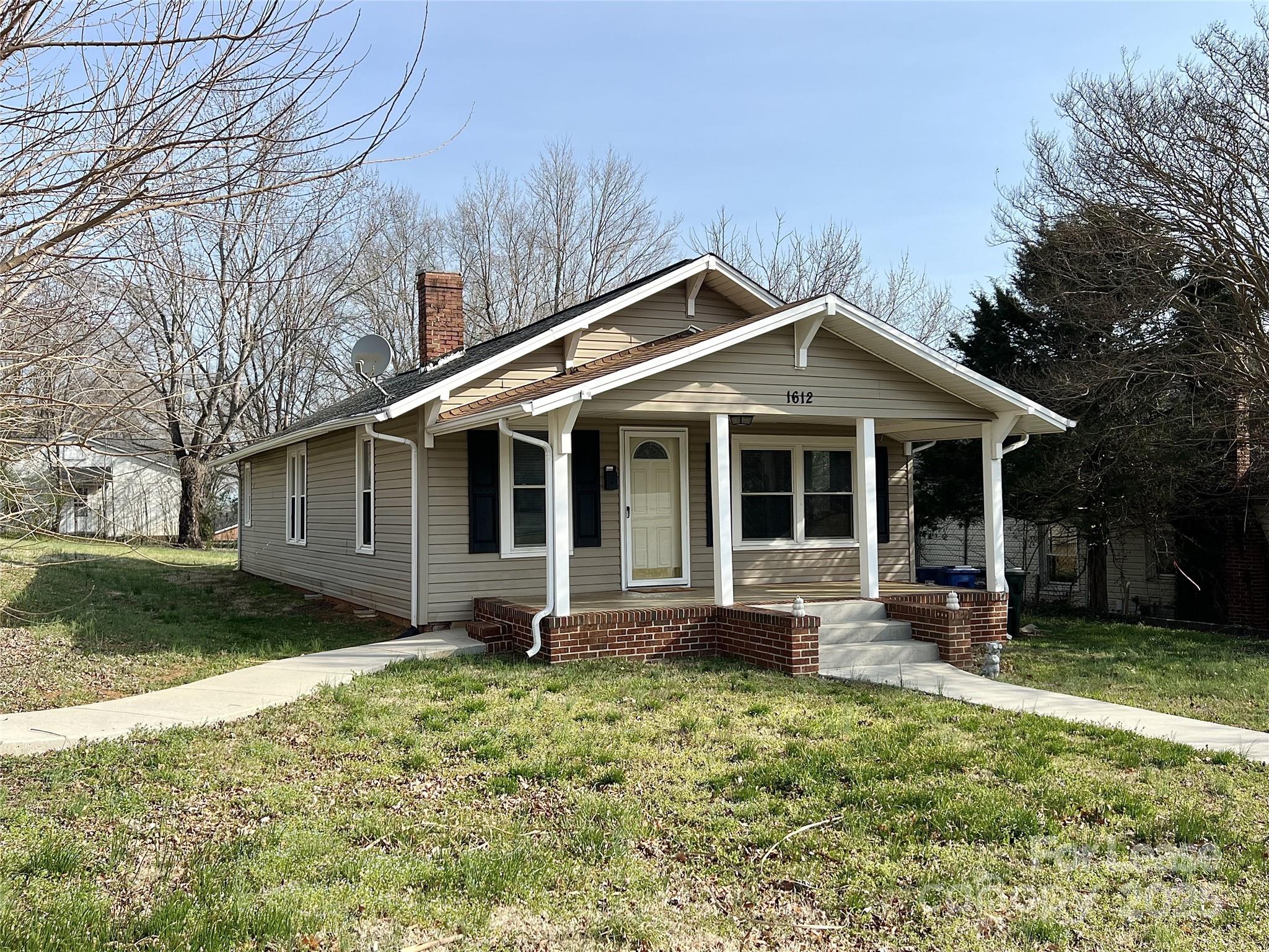 1612 Main Ave Drive Property Photo