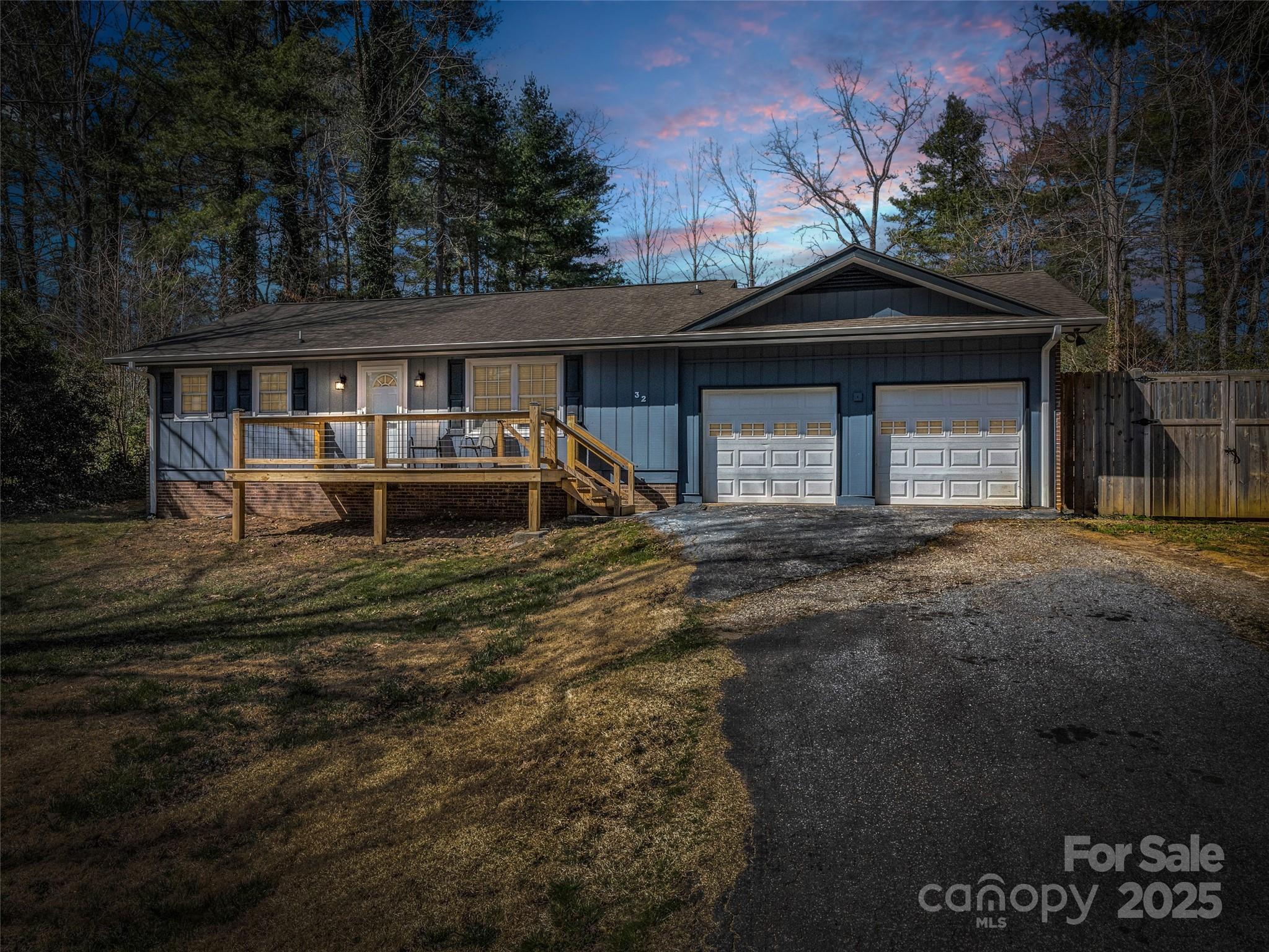 32 S Greenwood Forest Drive Property Photo