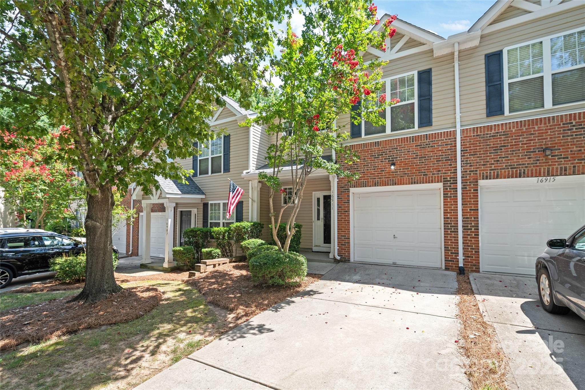16911 Commons Creek Drive Property Photo 2
