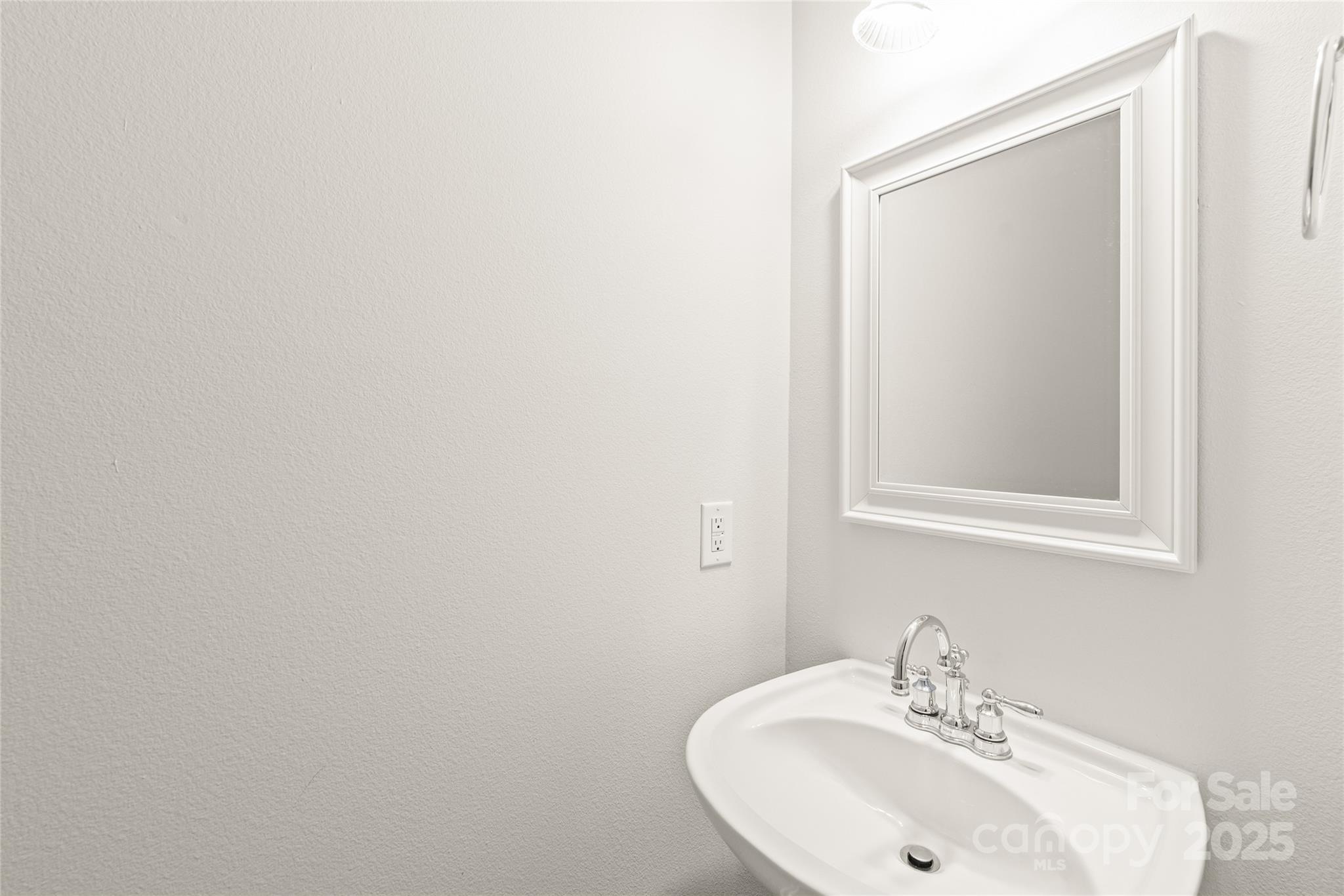 16911 Commons Creek Drive Property Photo 12