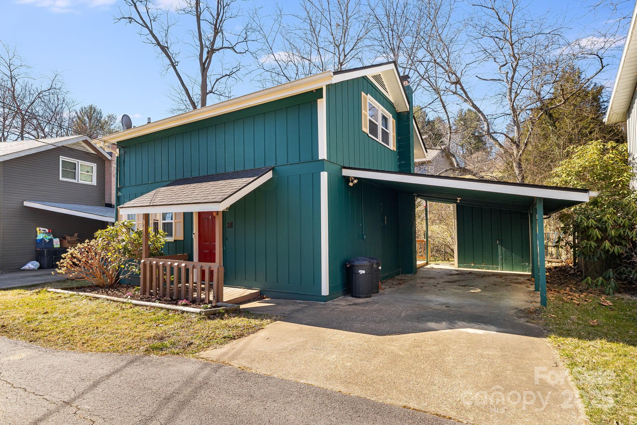 38 Westbrook Circle Property Photo