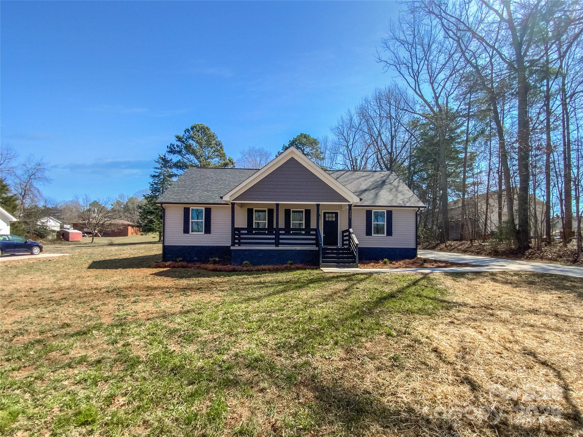 733 Baker Street Property Photo