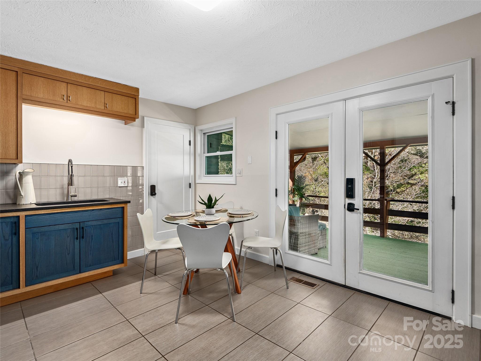 25/27 Oakdale Drive Property Photo 8