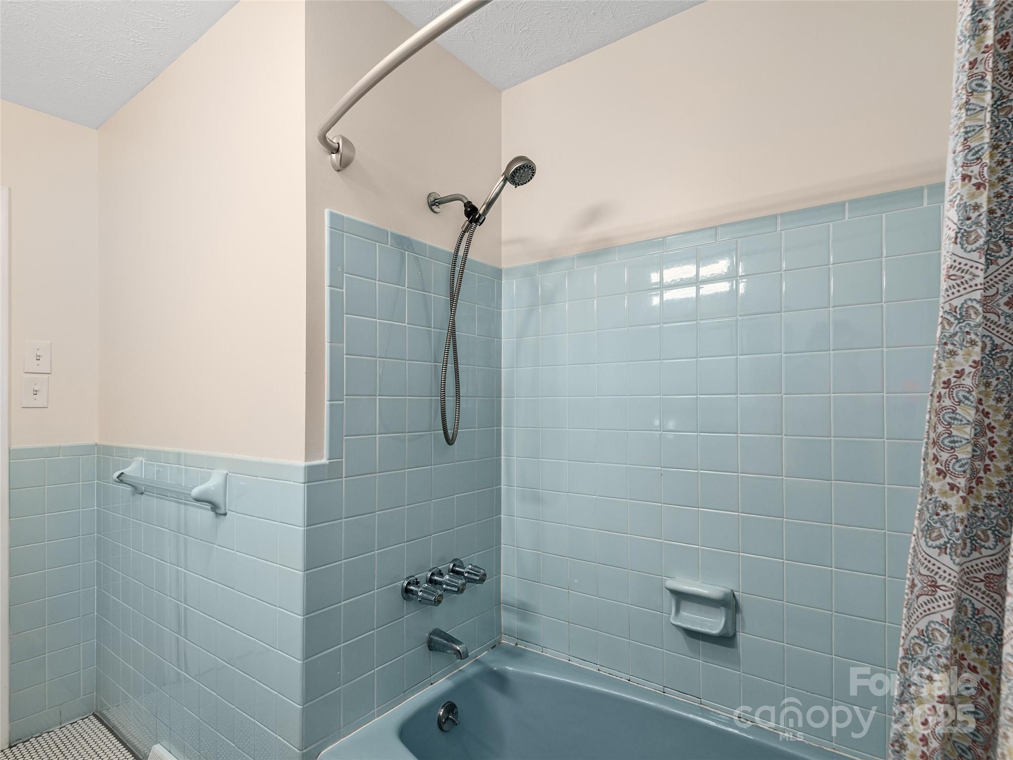 25/27 Oakdale Drive Property Photo 20