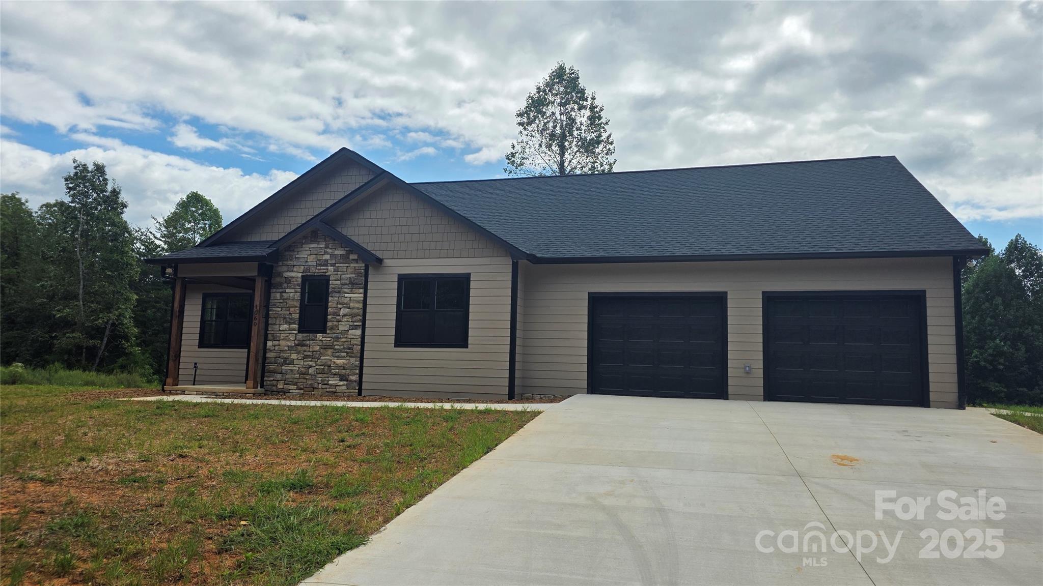 1060 Hawksbill Drive Property Photo 1