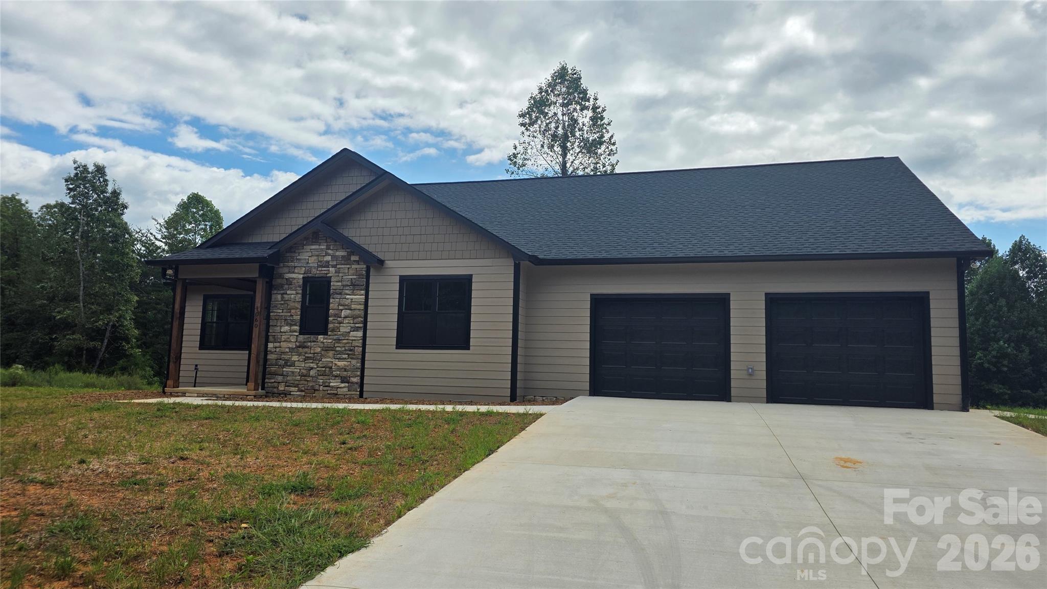 1060 Hawksbill Drive Property Photo 1