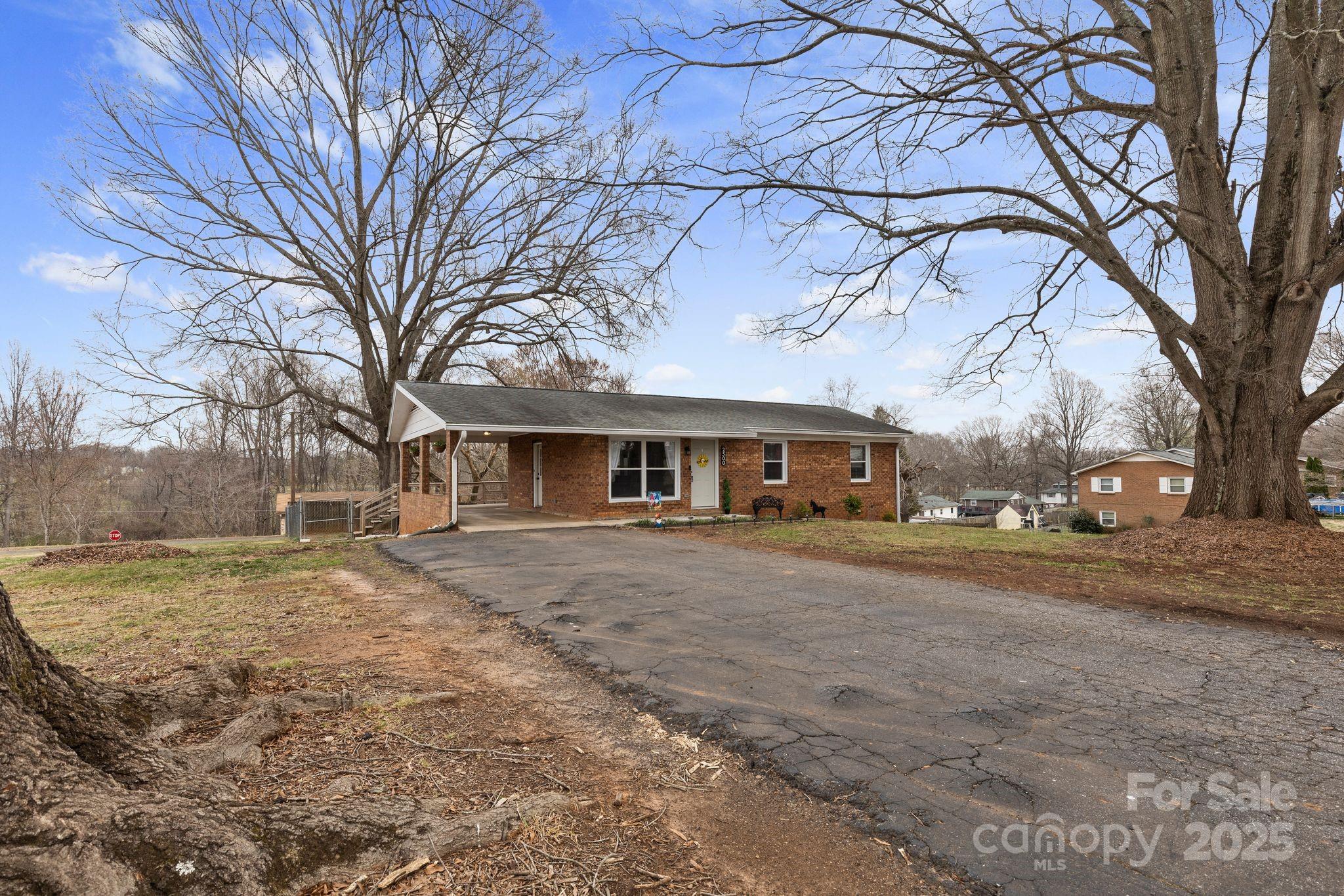 2500 Belshire Drive Property Photo