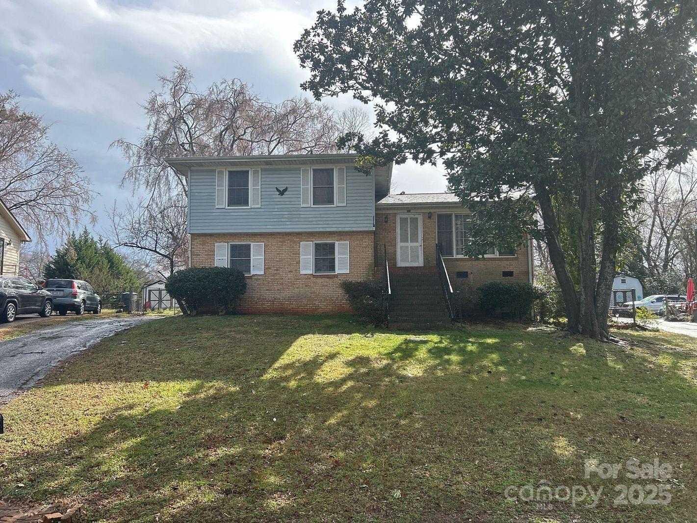 8313 Lamplighter Place Property Photo