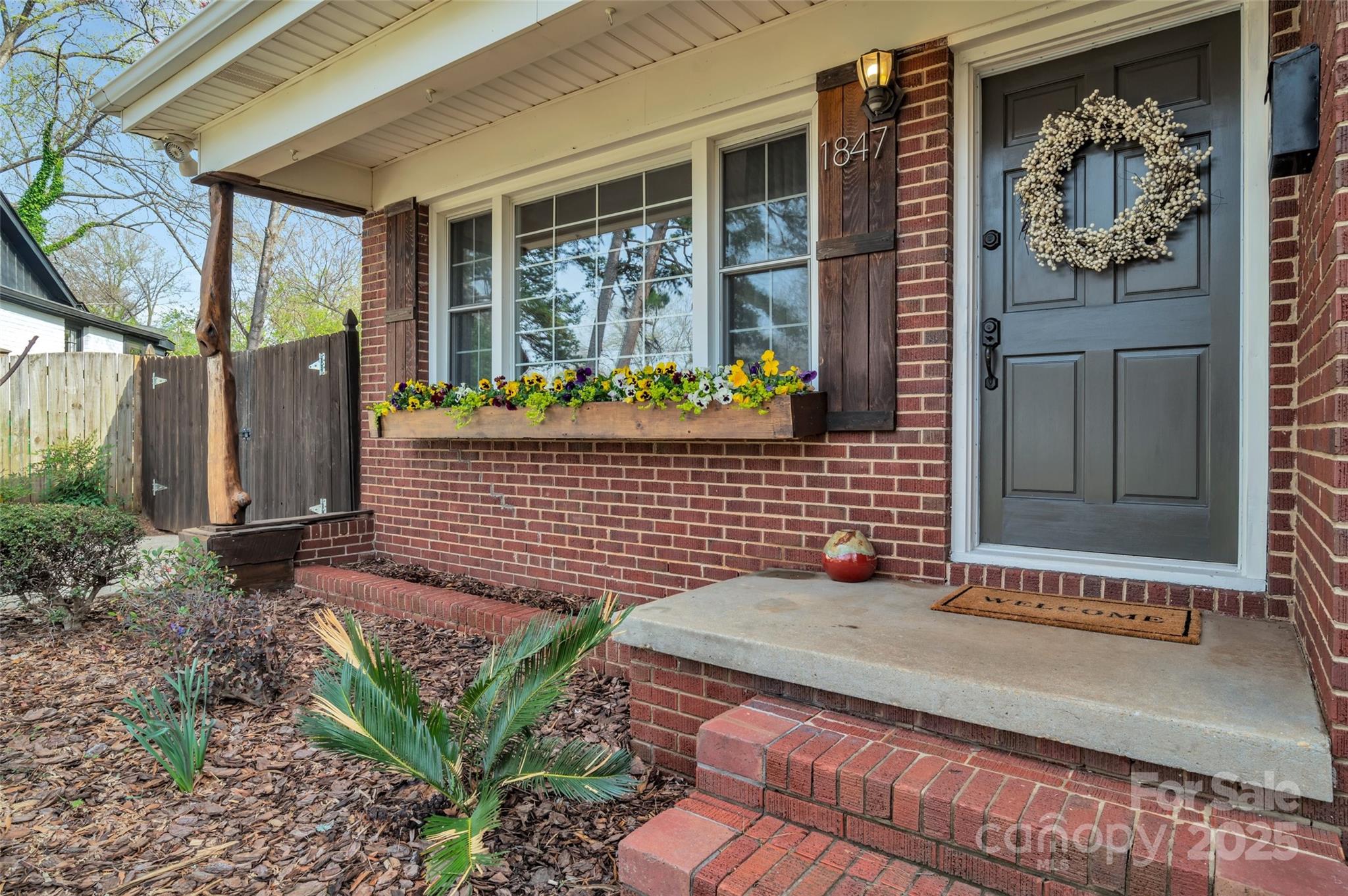 1847 Woodland Drive Property Photo
