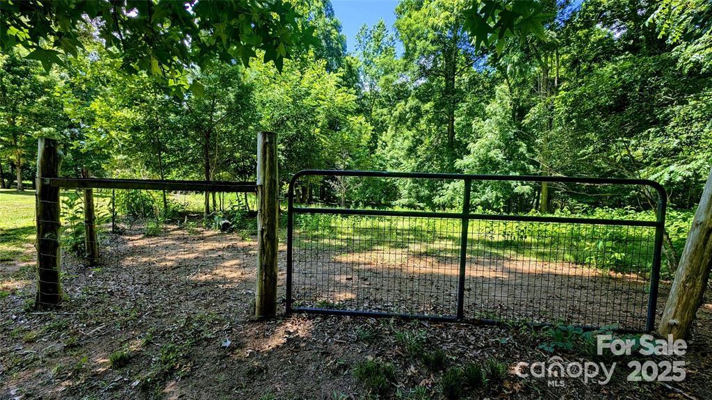 1298 Hines Road Property Photo 35