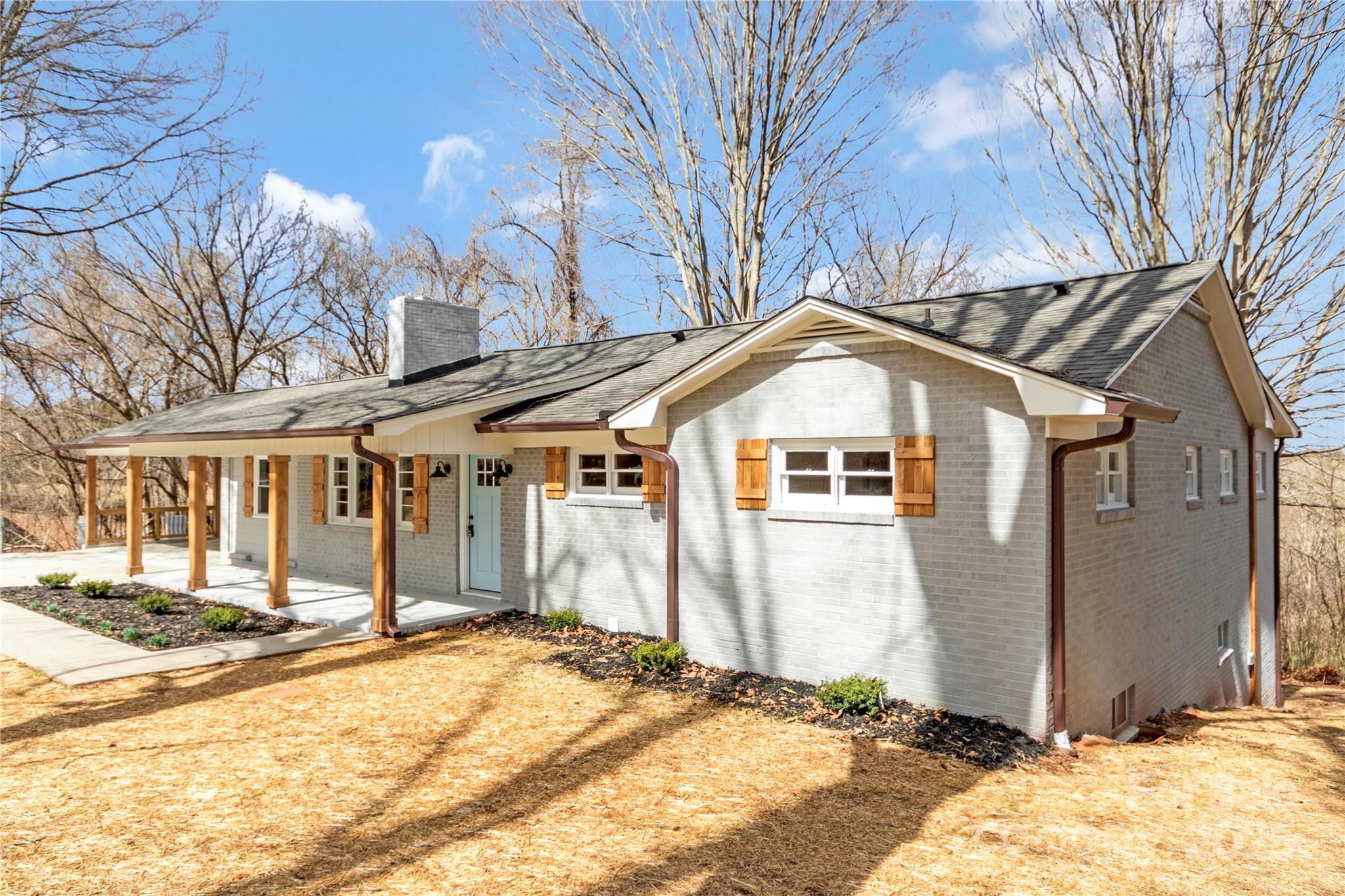 334 Country Lane Property Photo