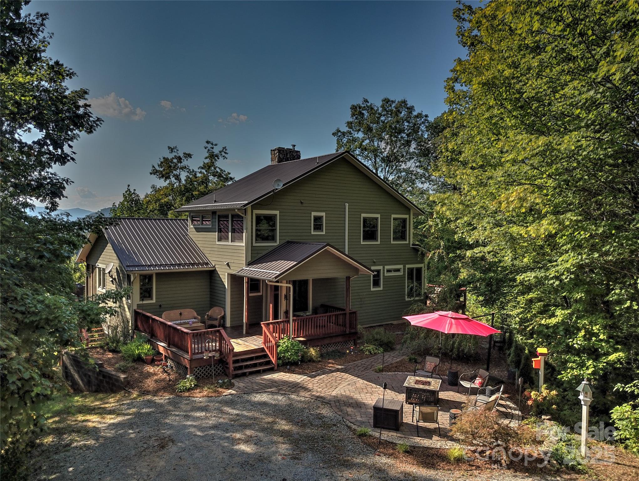 425 Sawmill Creek Road Property Photo