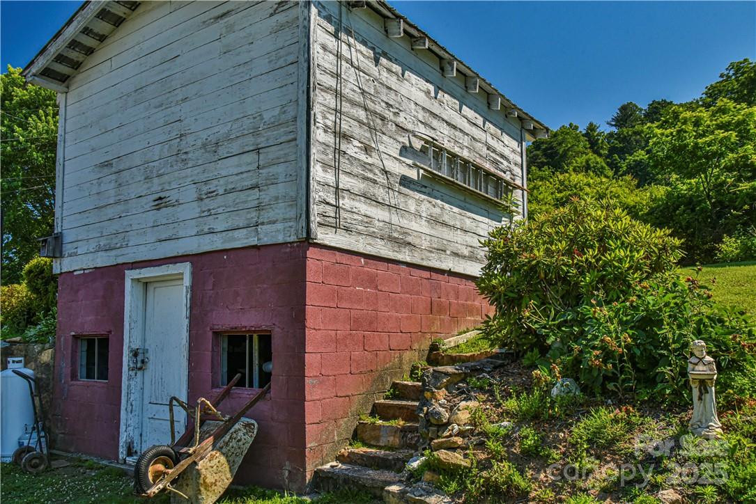 415 Weaverville Road 59 1/2 Pt 59 & Pt 60 Property Photo 34