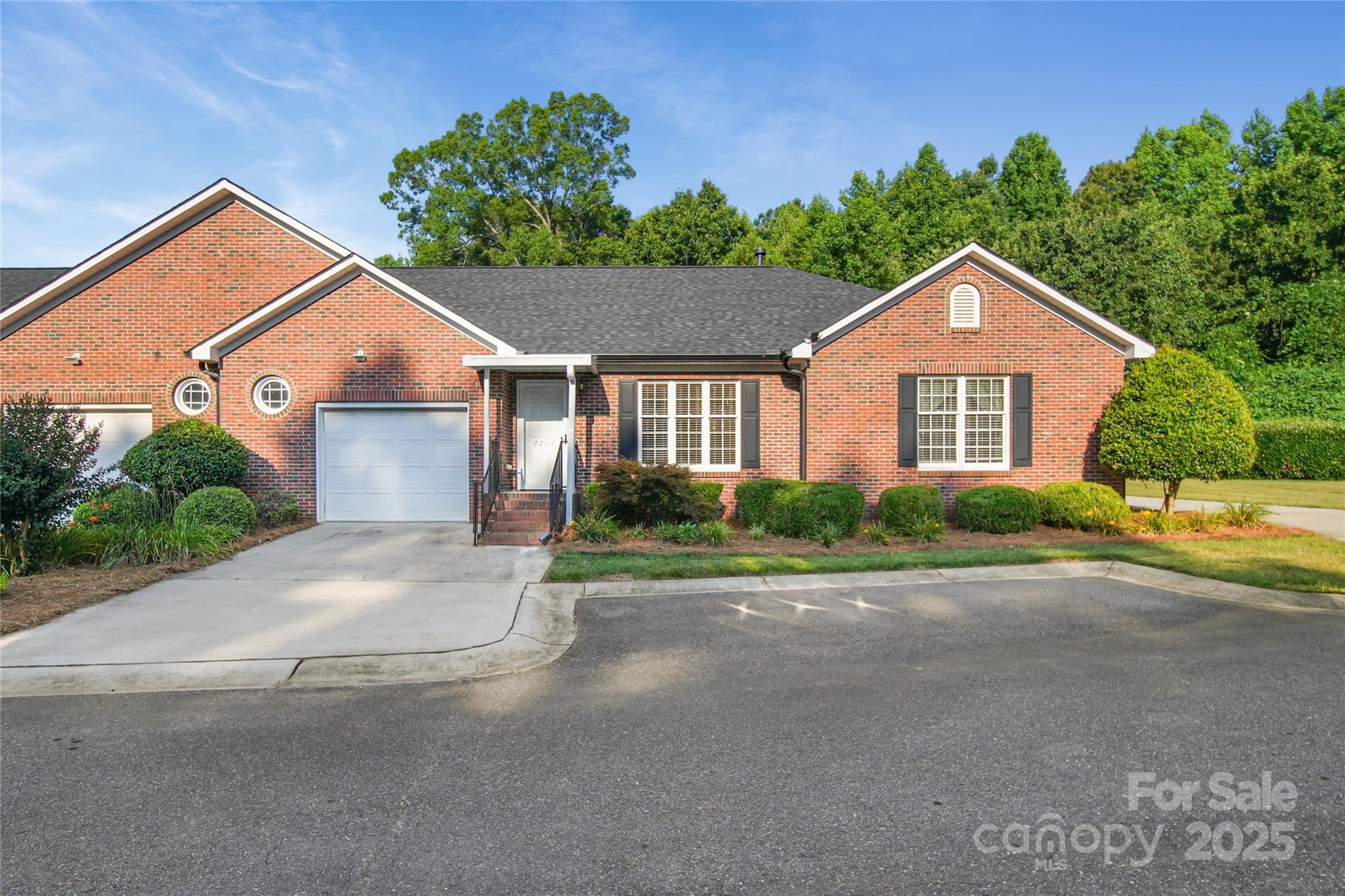 2207 Windsor Woods Drive Property Photo 1