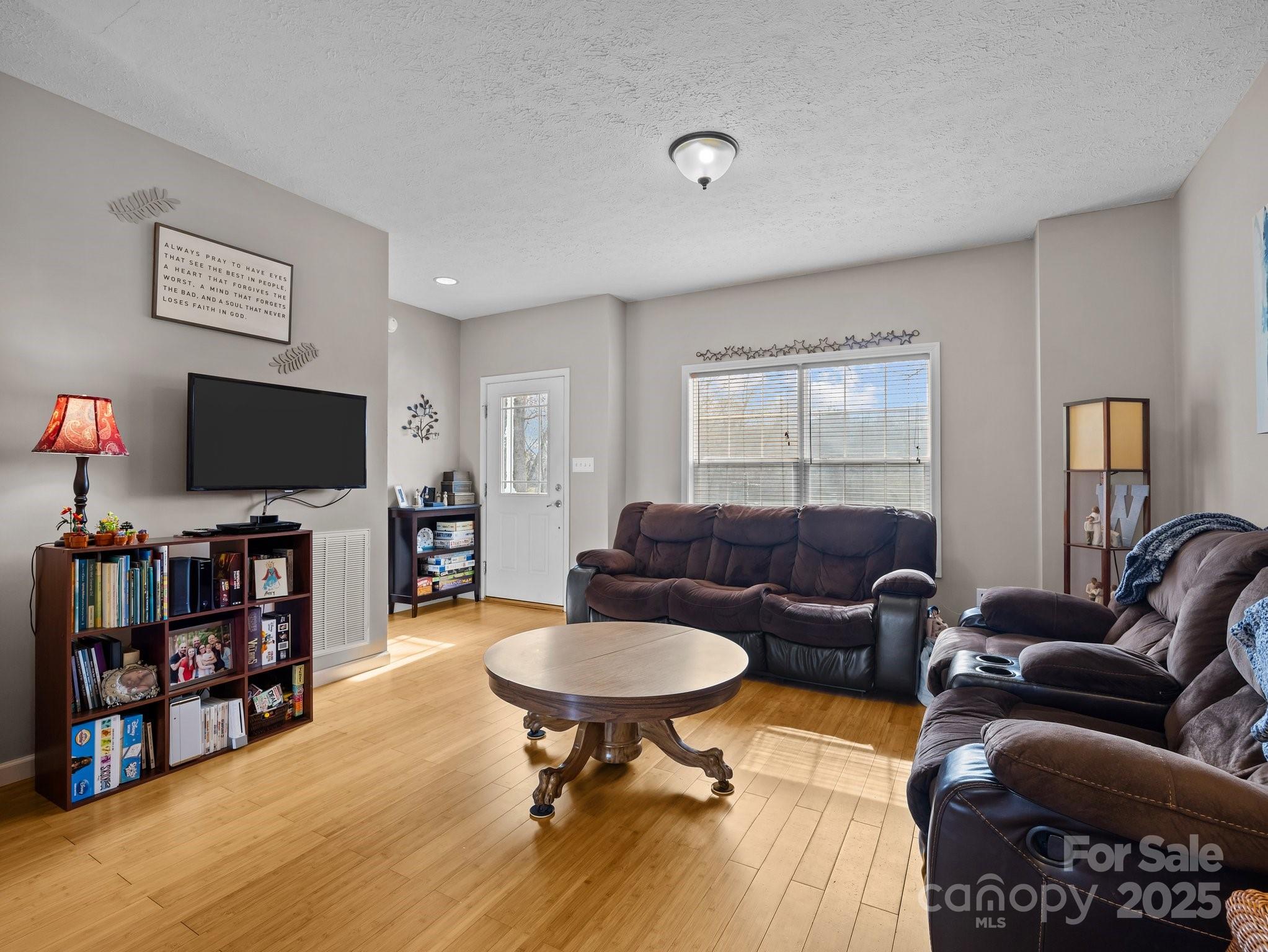 233 Thompson Cove None Property Photo 7