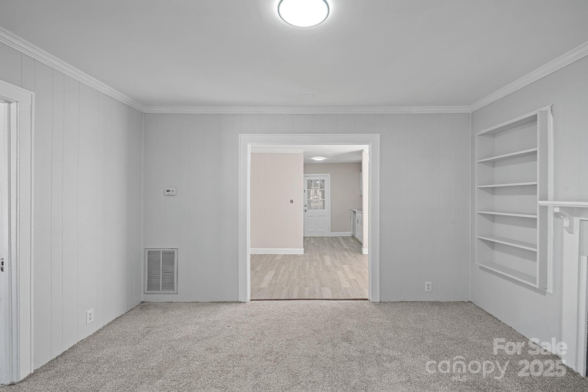 310 Pineview Street Property Photo 8