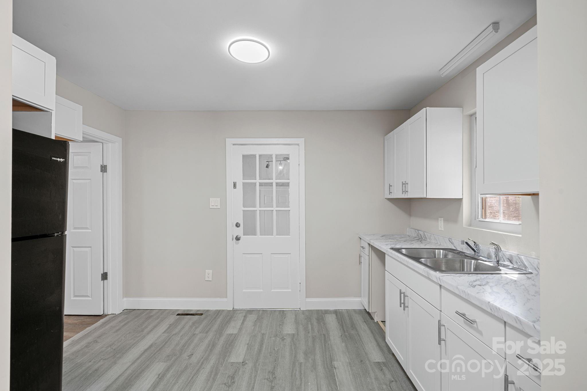 310 Pineview Street Property Photo 10