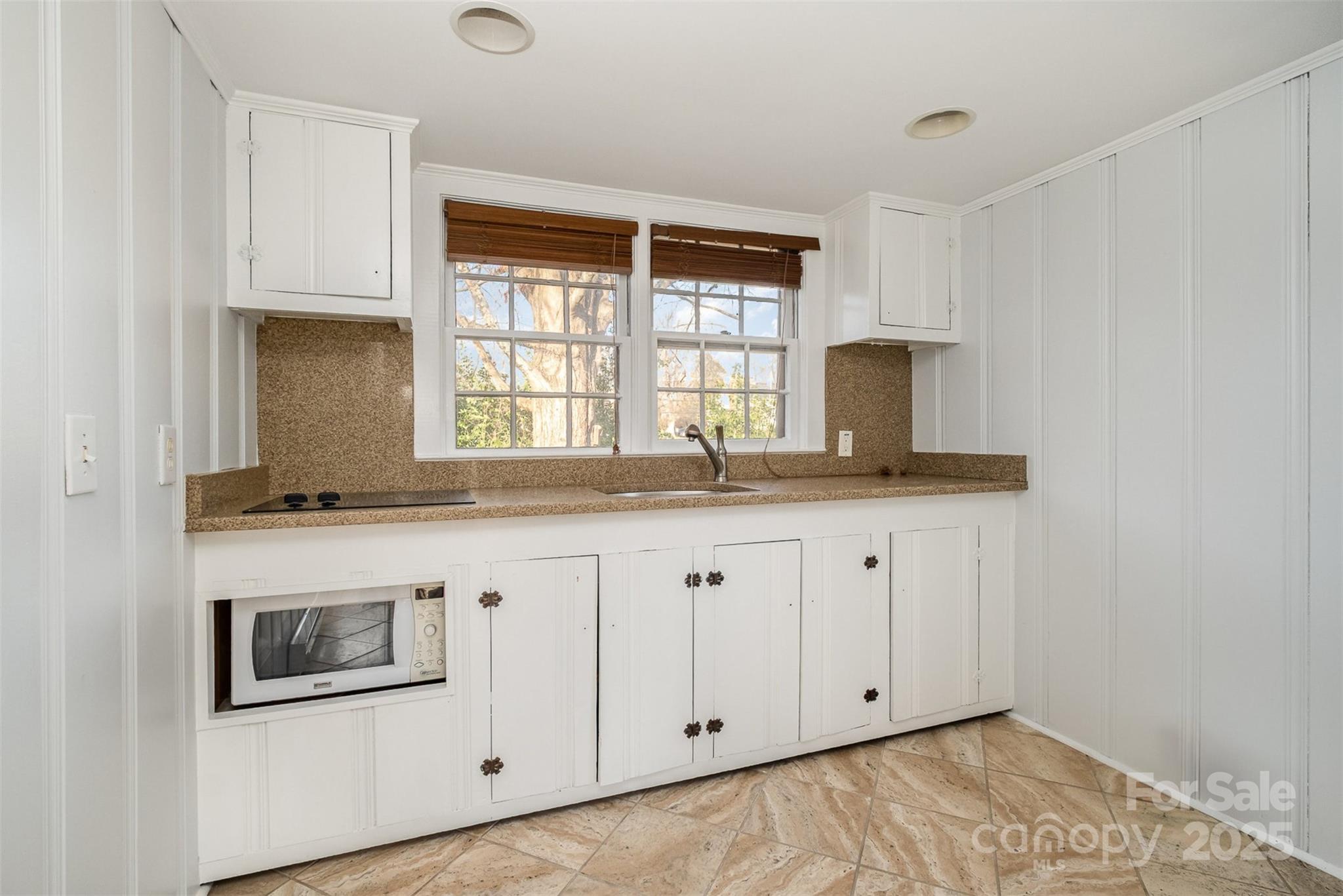 36 Yorktown Street Property Photo 24