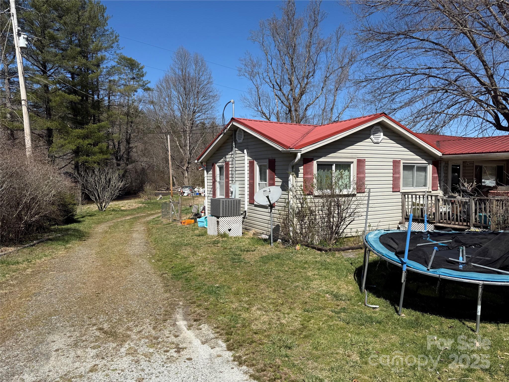 1008 Middlefork Road Property Photo