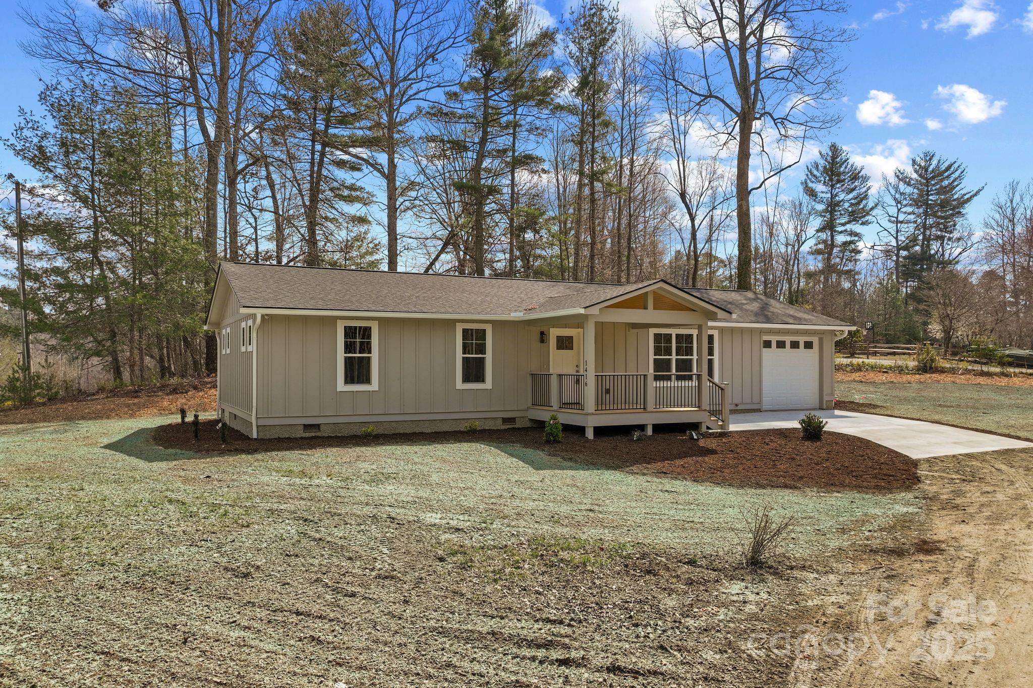 1416 Howard Gap Loop Road Property Photo 2