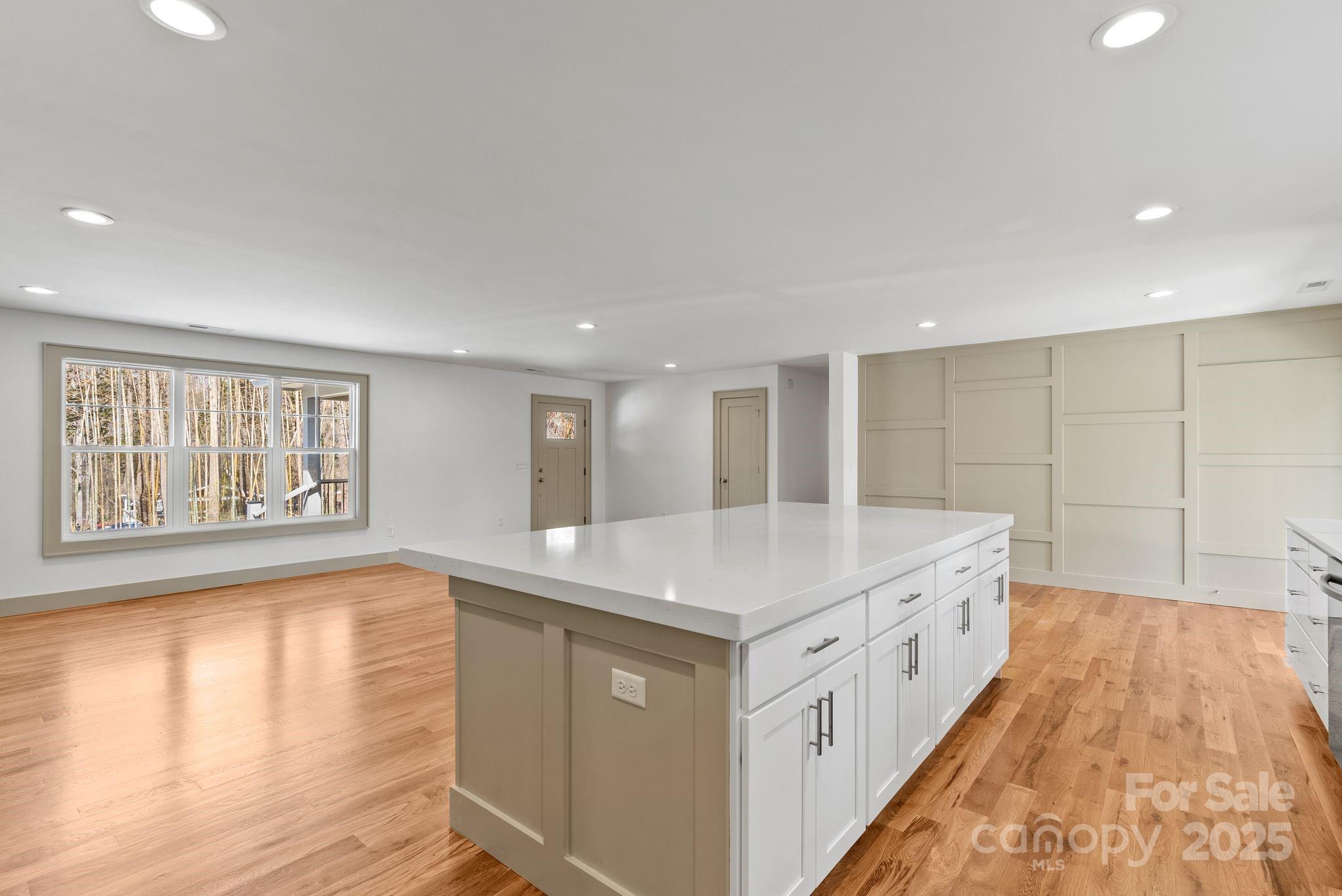 1416 Howard Gap Loop Road Property Photo 7