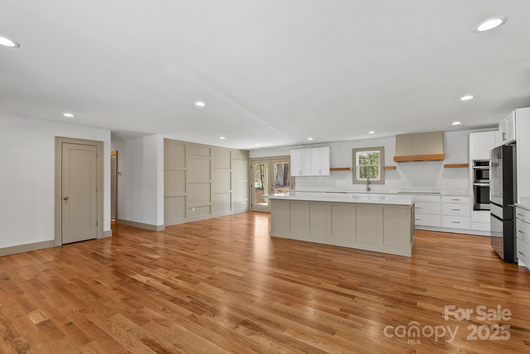 1416 Howard Gap Loop Road Property Photo 9