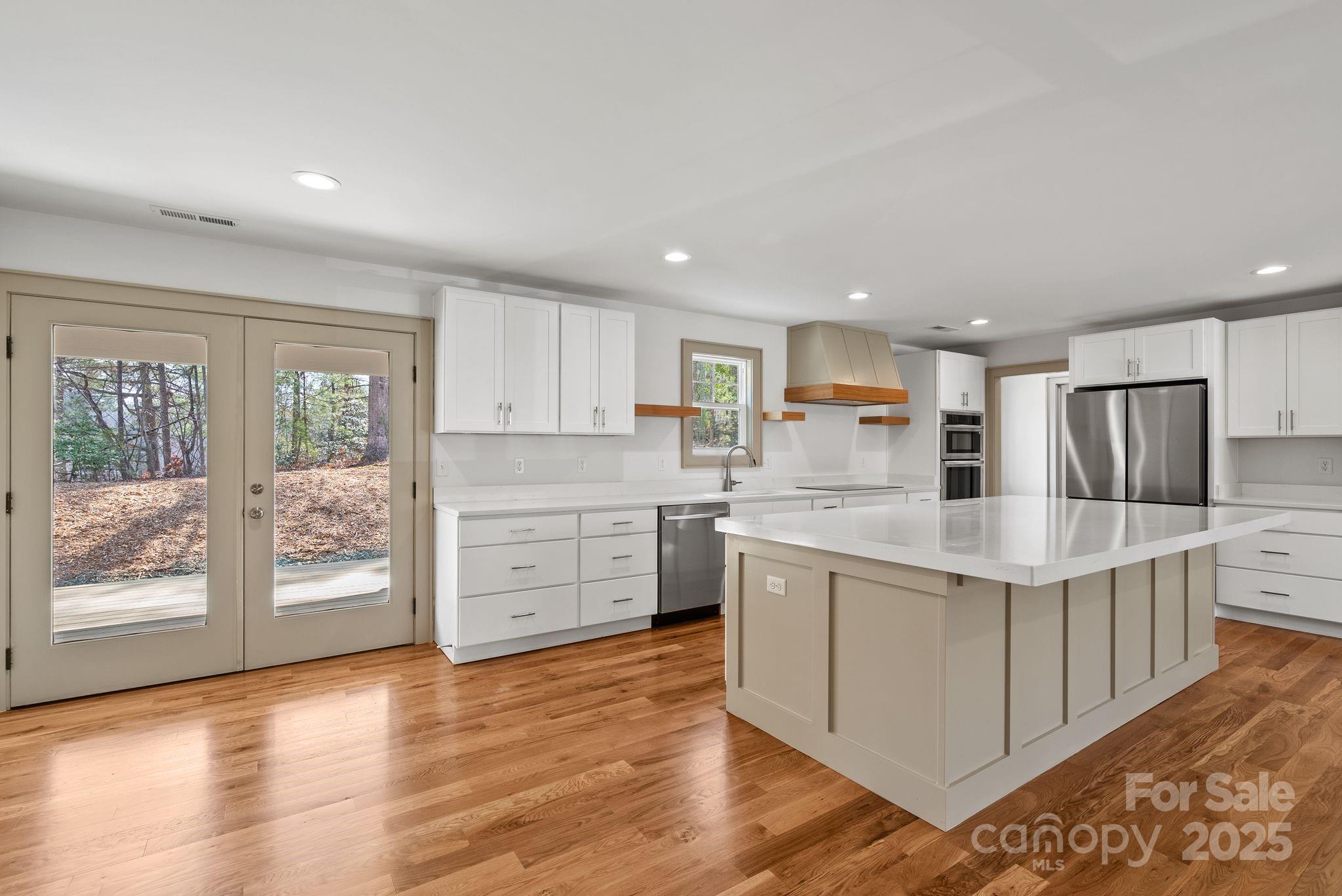 1416 Howard Gap Loop Road Property Photo 10