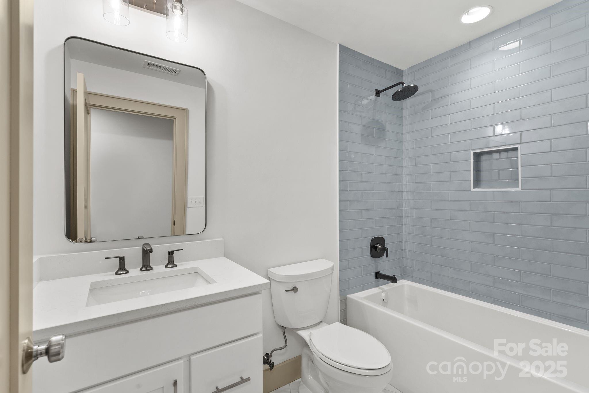 1416 Howard Gap Loop Road Property Photo 11