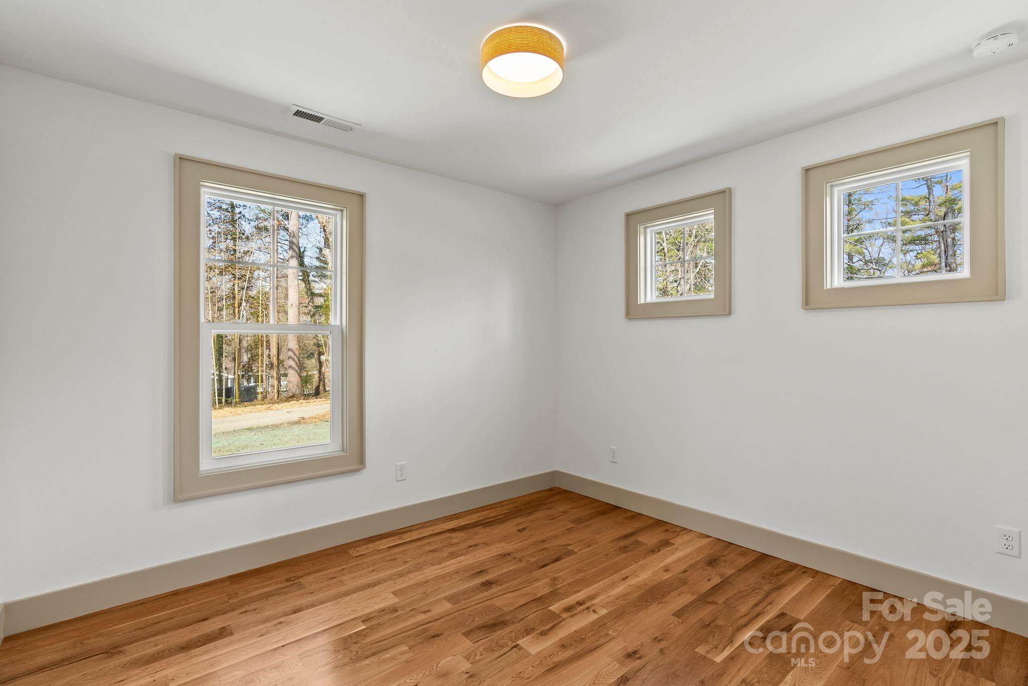 1416 Howard Gap Loop Road Property Photo 14