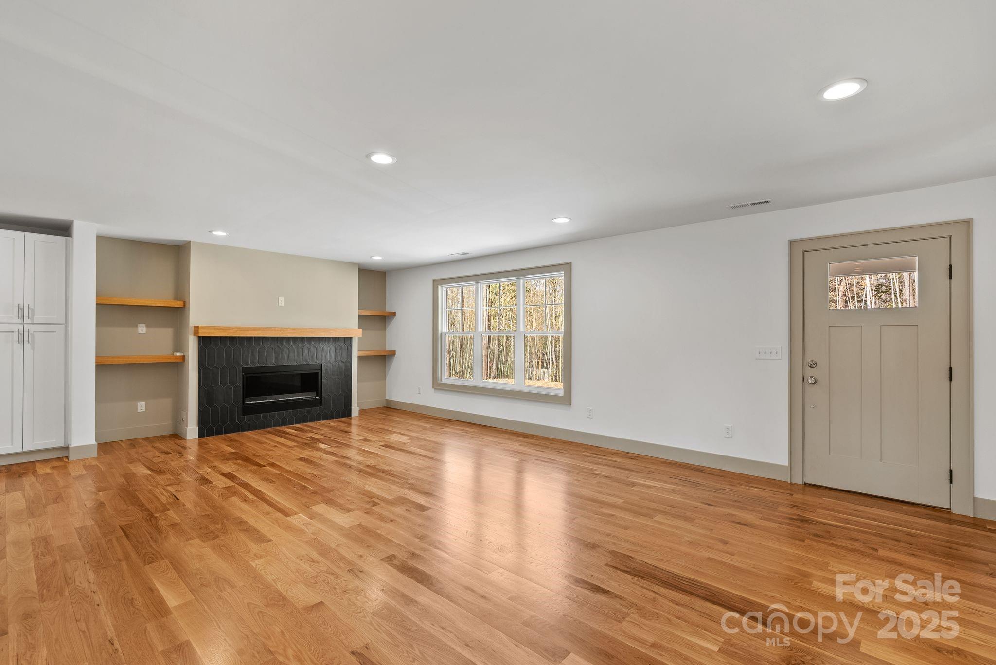 1416 Howard Gap Loop Road Property Photo 15