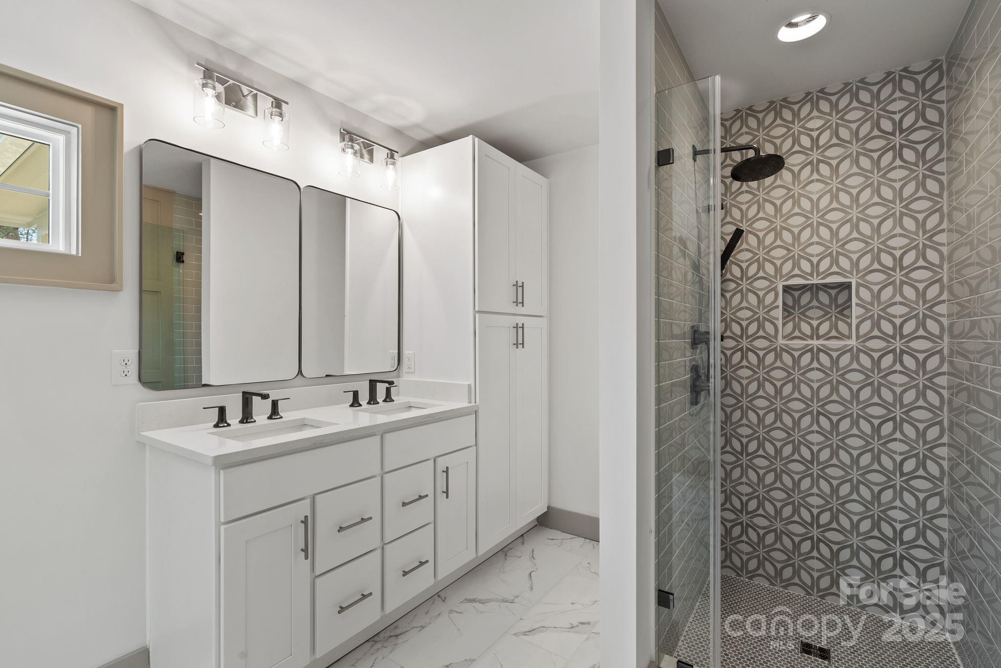 1416 Howard Gap Loop Road Property Photo 18