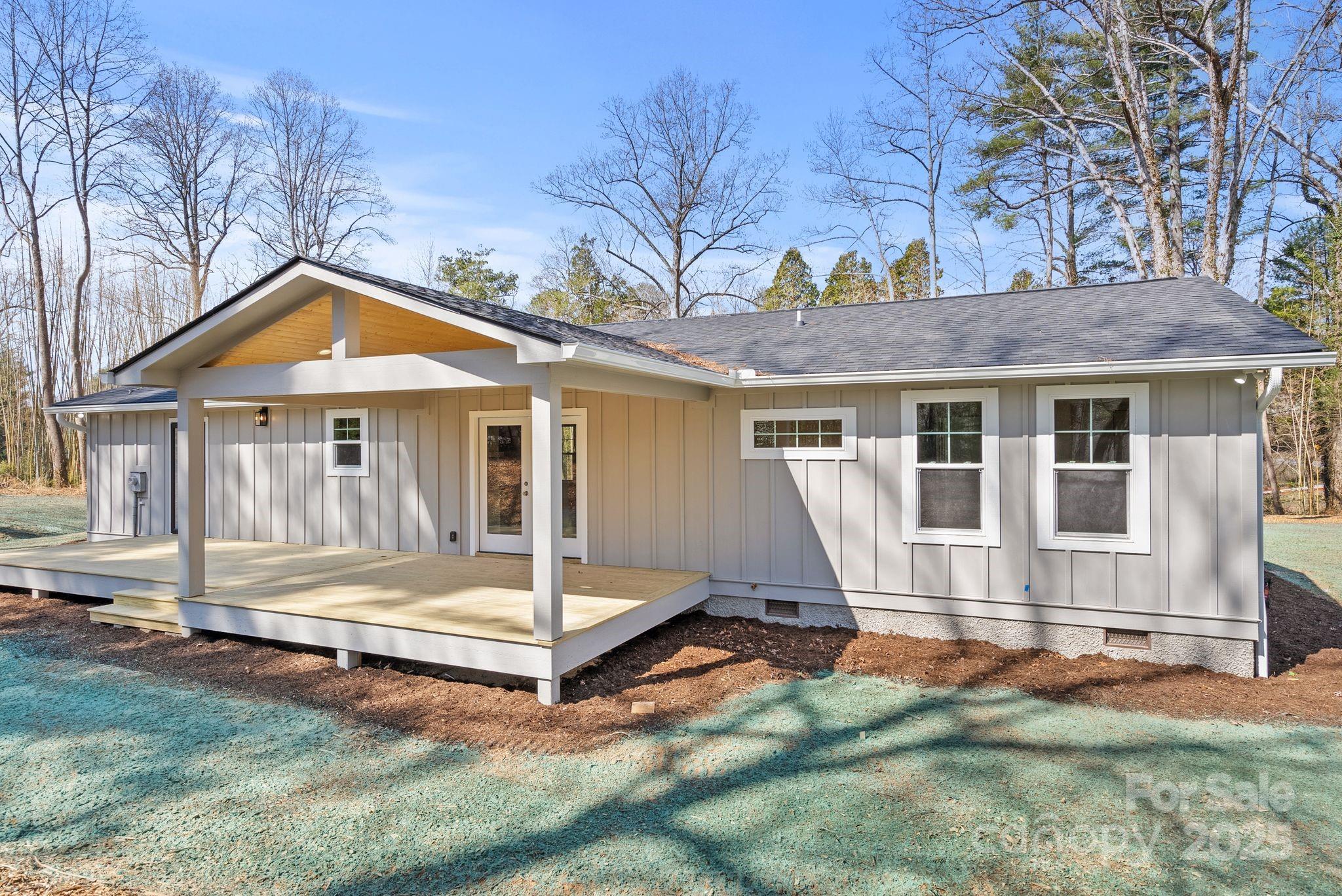 1416 Howard Gap Loop Road Property Photo 23