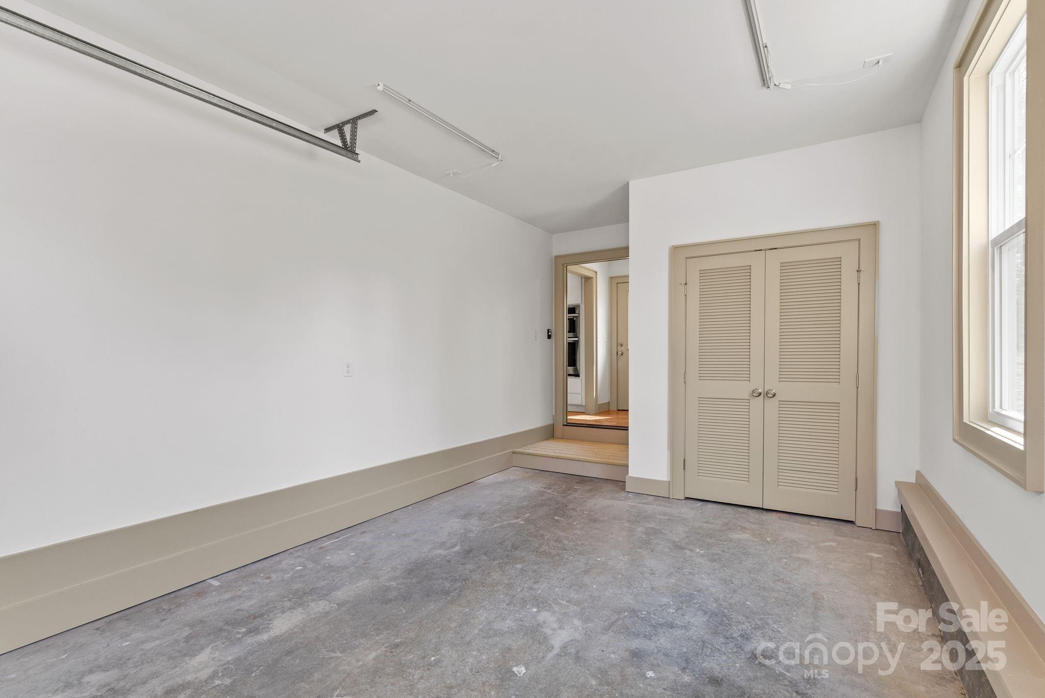 1416 Howard Gap Loop Road Property Photo 24