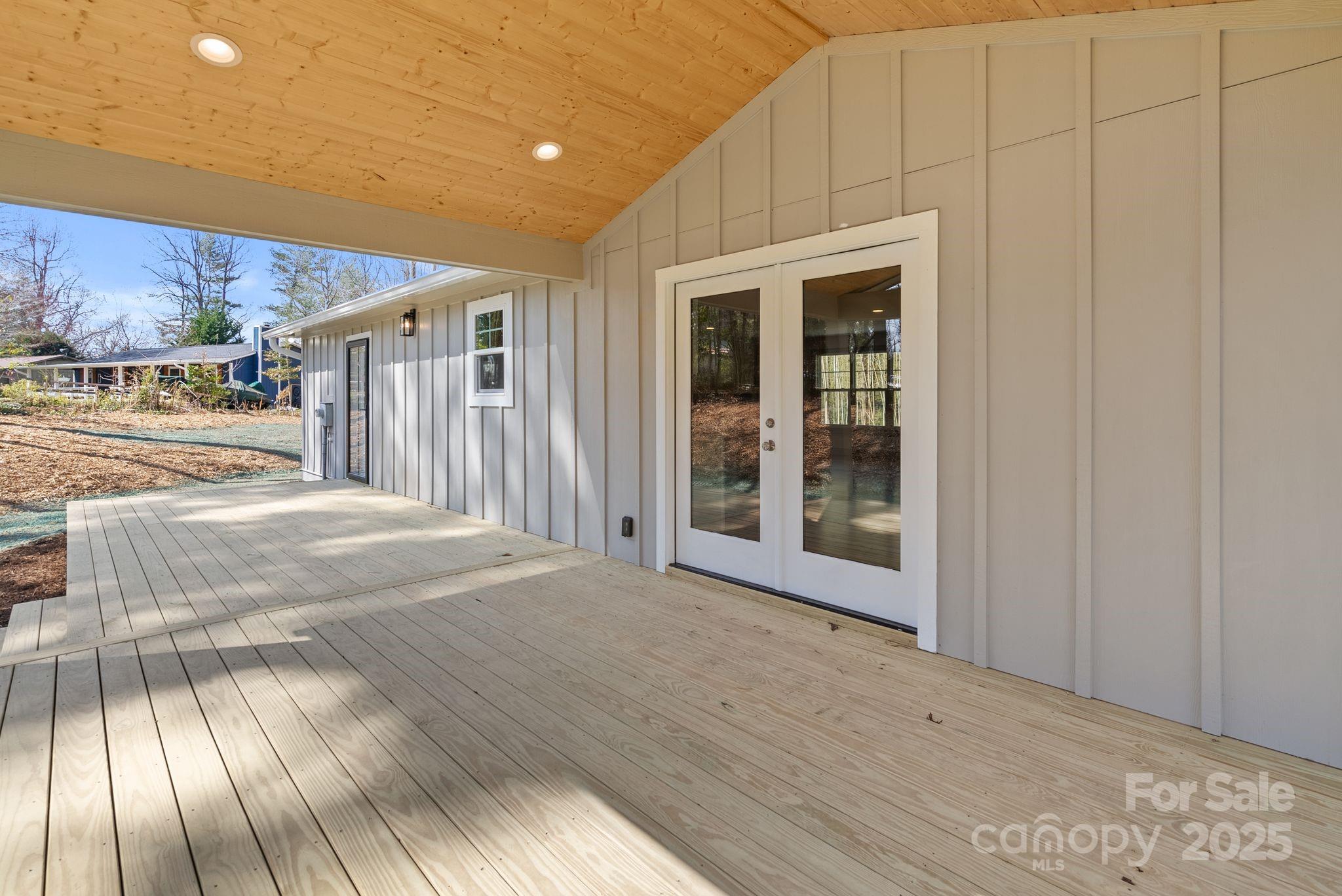 1416 Howard Gap Loop Road Property Photo 29